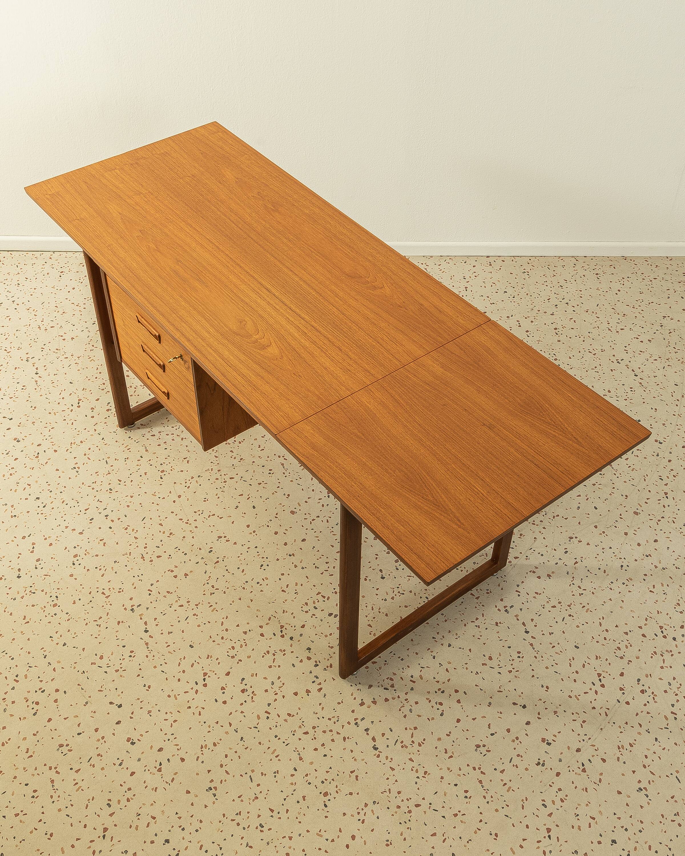 Bureau des années 1960, vintage