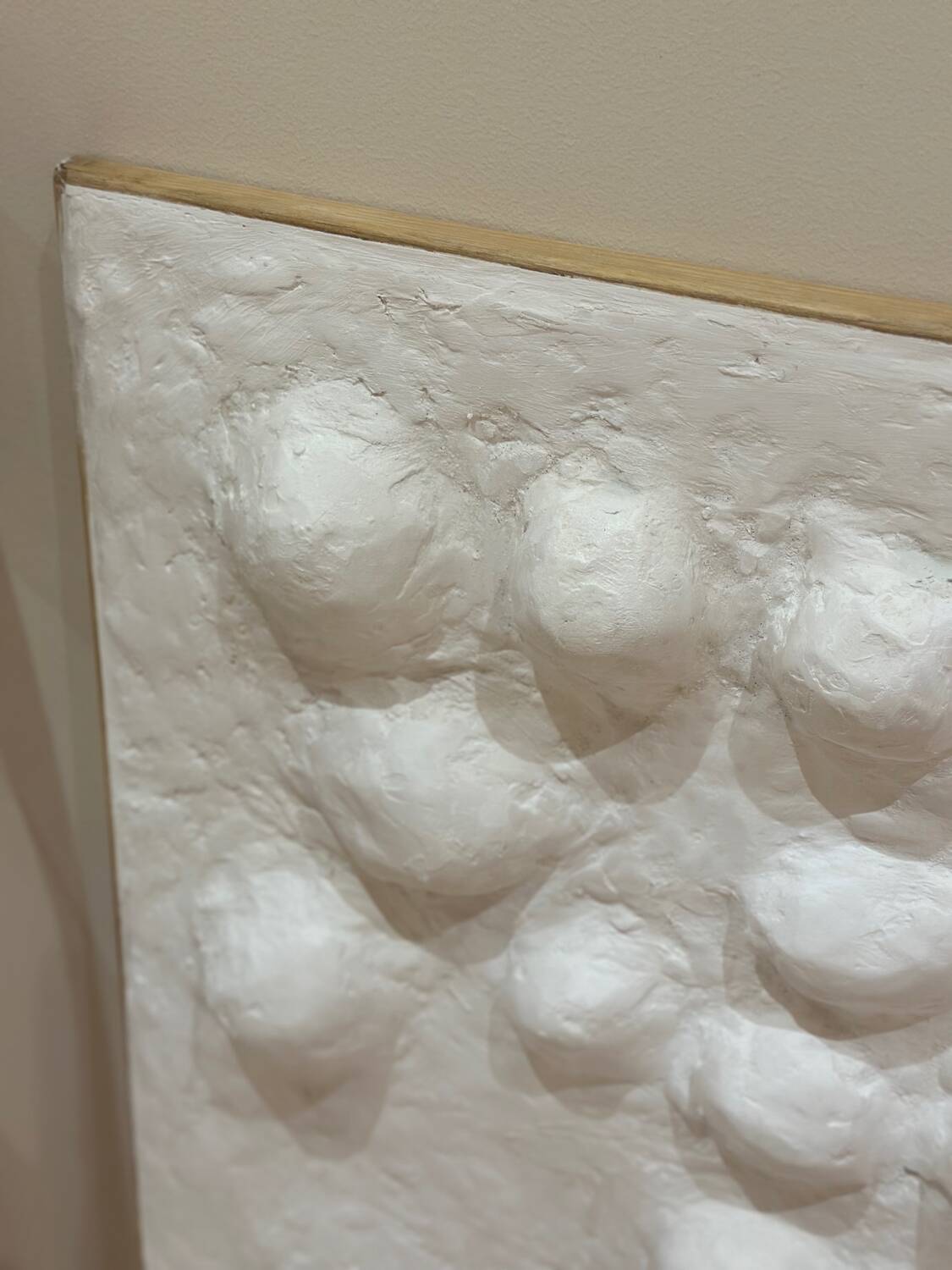 Tableau contemporain texturé relief 3D minimaliste - murmures blancs