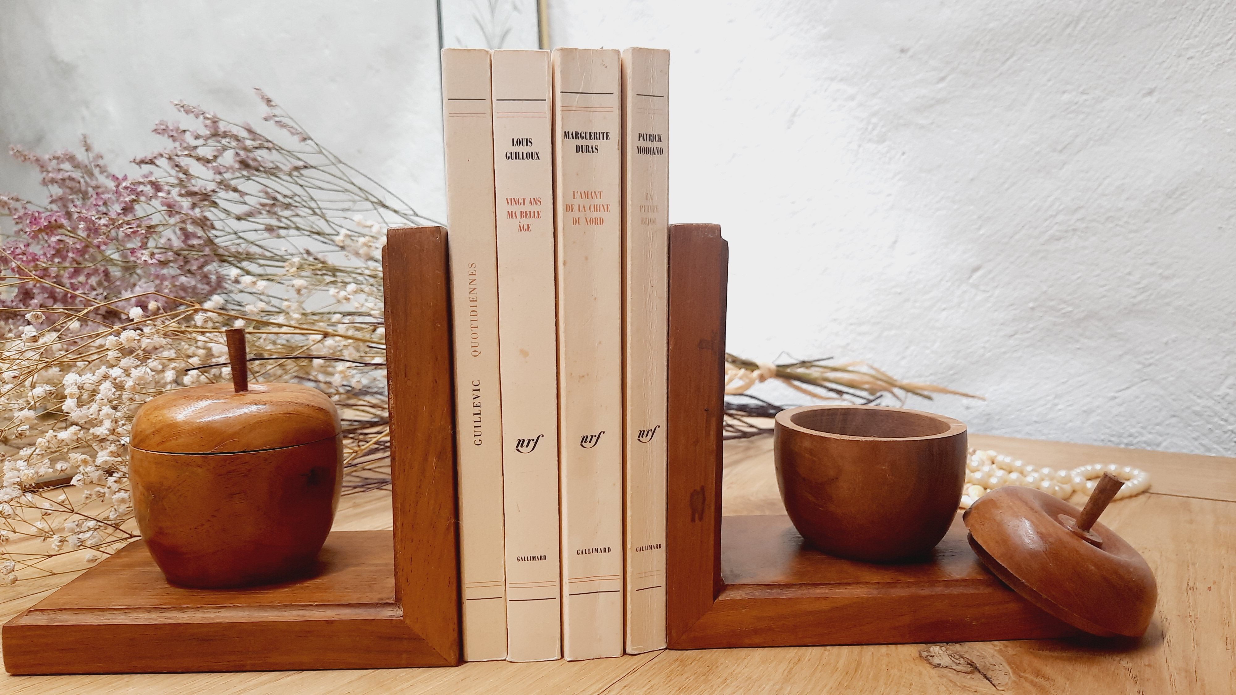 Greenhouse books "Apples" carved wood