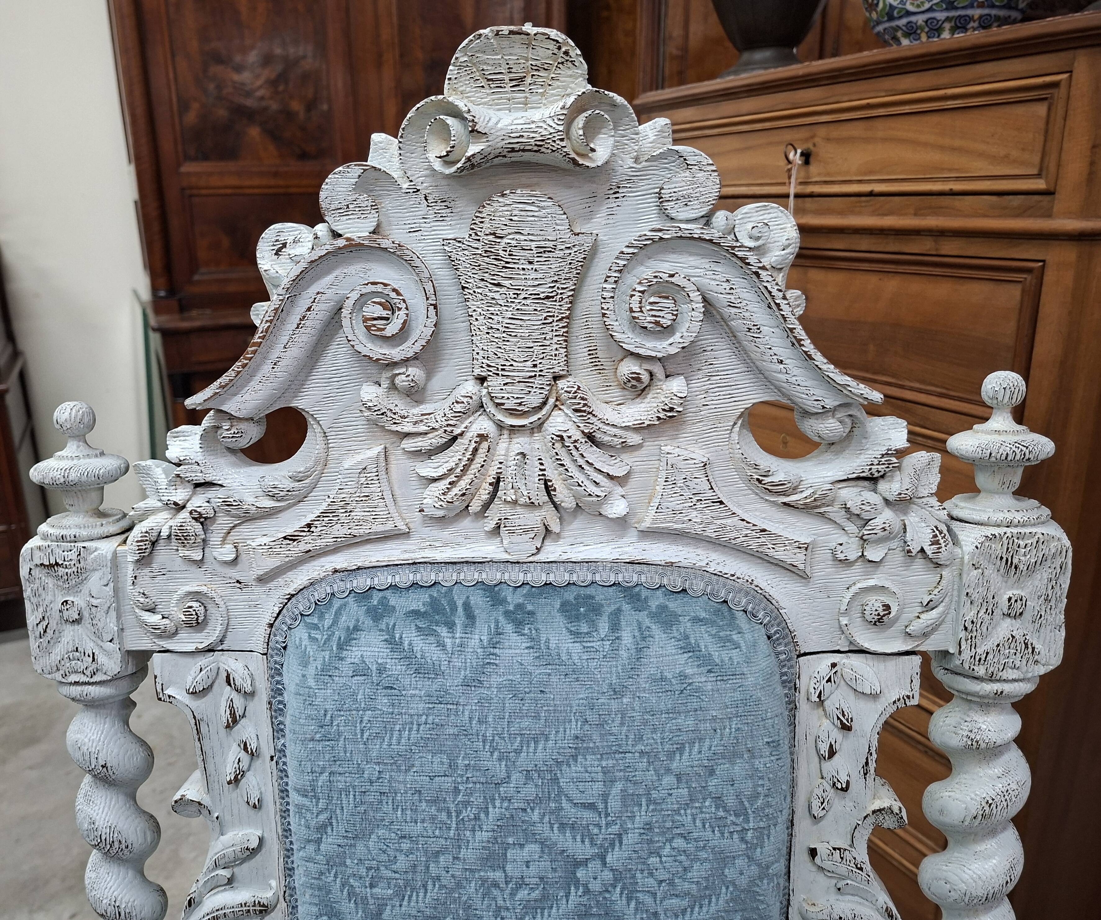 Pair of ceremonial armchairs in carved wood – Twisted columns