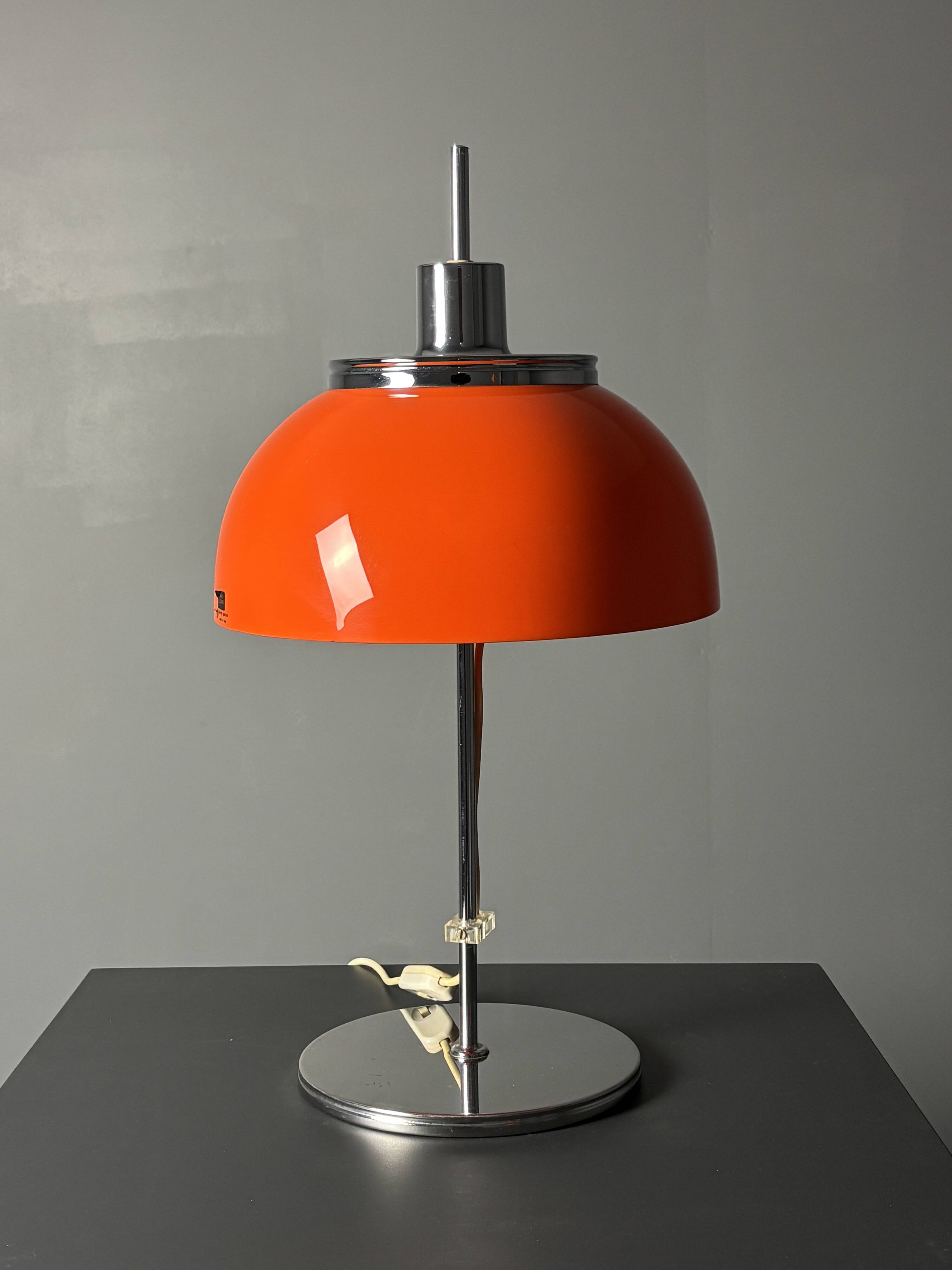 Midcentury "Faro" space age table lamp by Luigi Massoni for Guzzini, 1970s