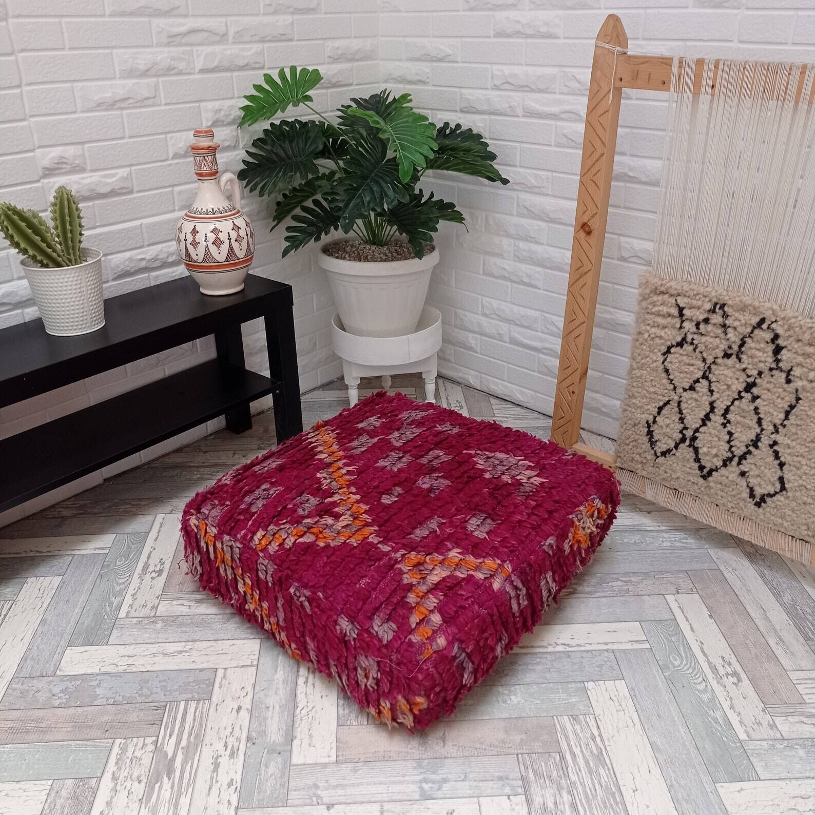 Handmade Berber pouf in wool 60 X 60 X 20 CM