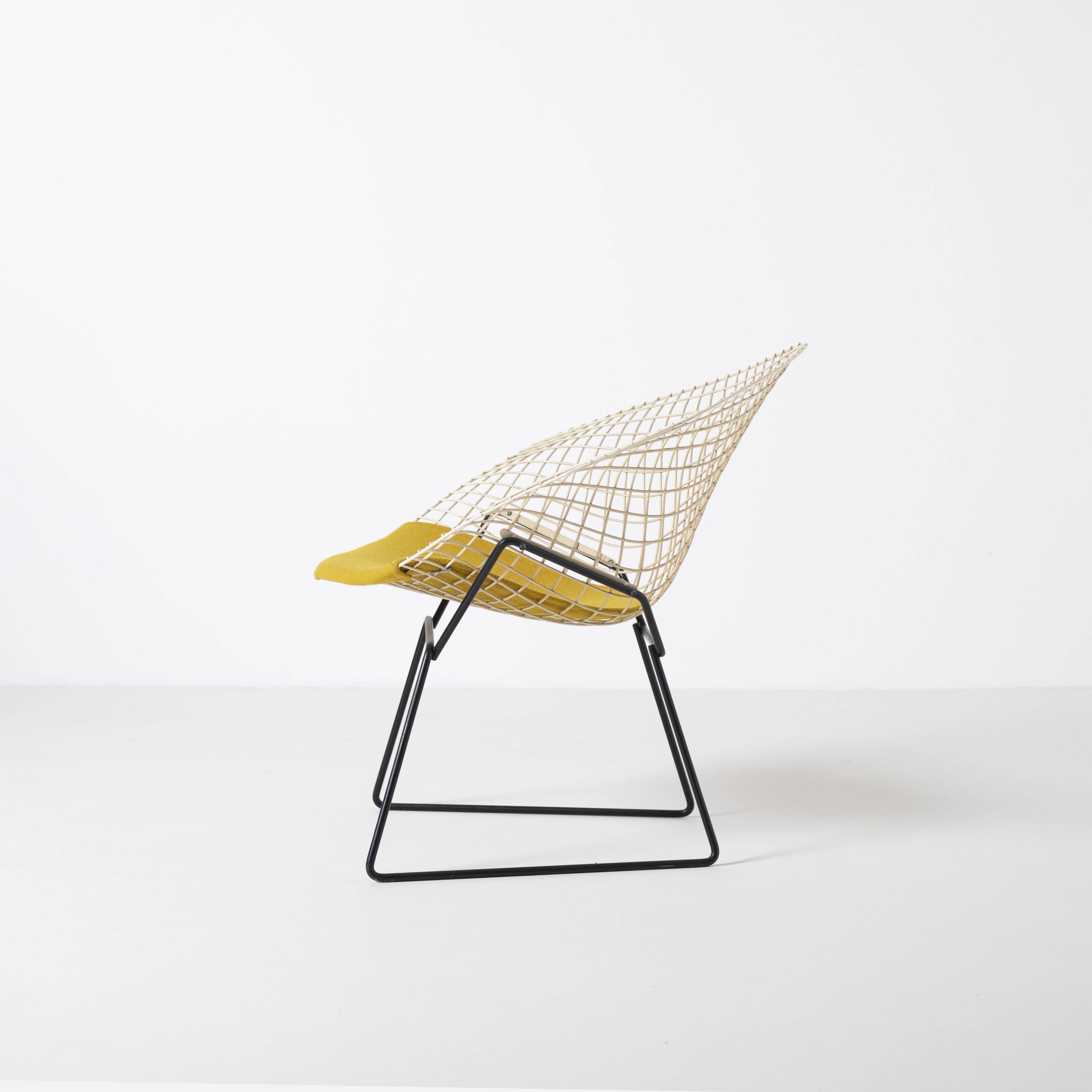 Vintage Harry Bertoia Diamond chair, Knoll, circa 1960s, reupholstered