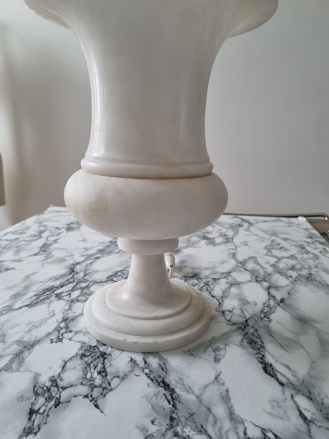 Lampe a poser en albâtre vintage