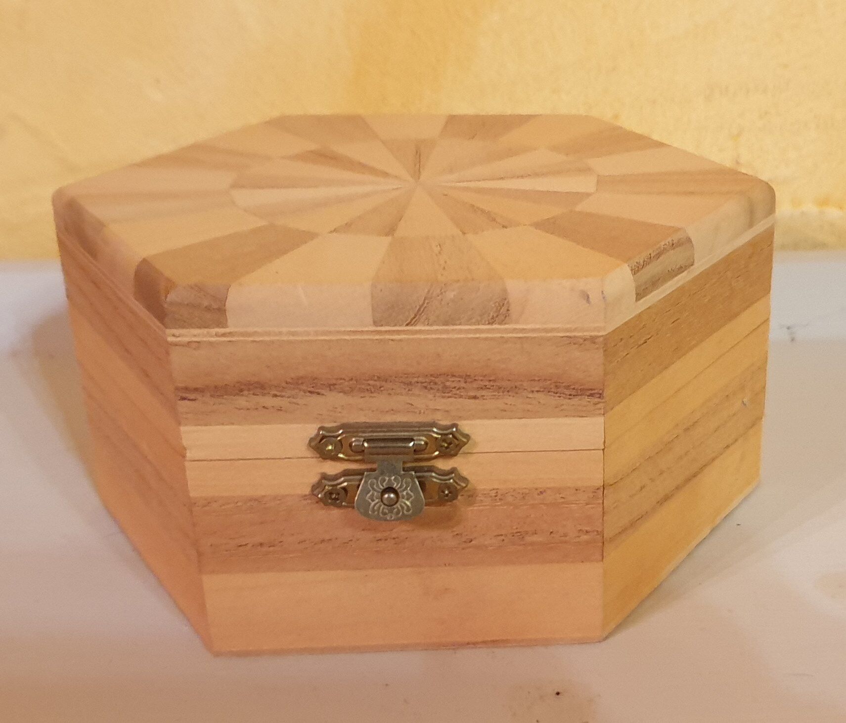 Box in geometric marquetry