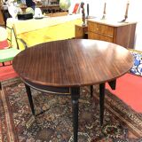 Half-moon table with extensions
