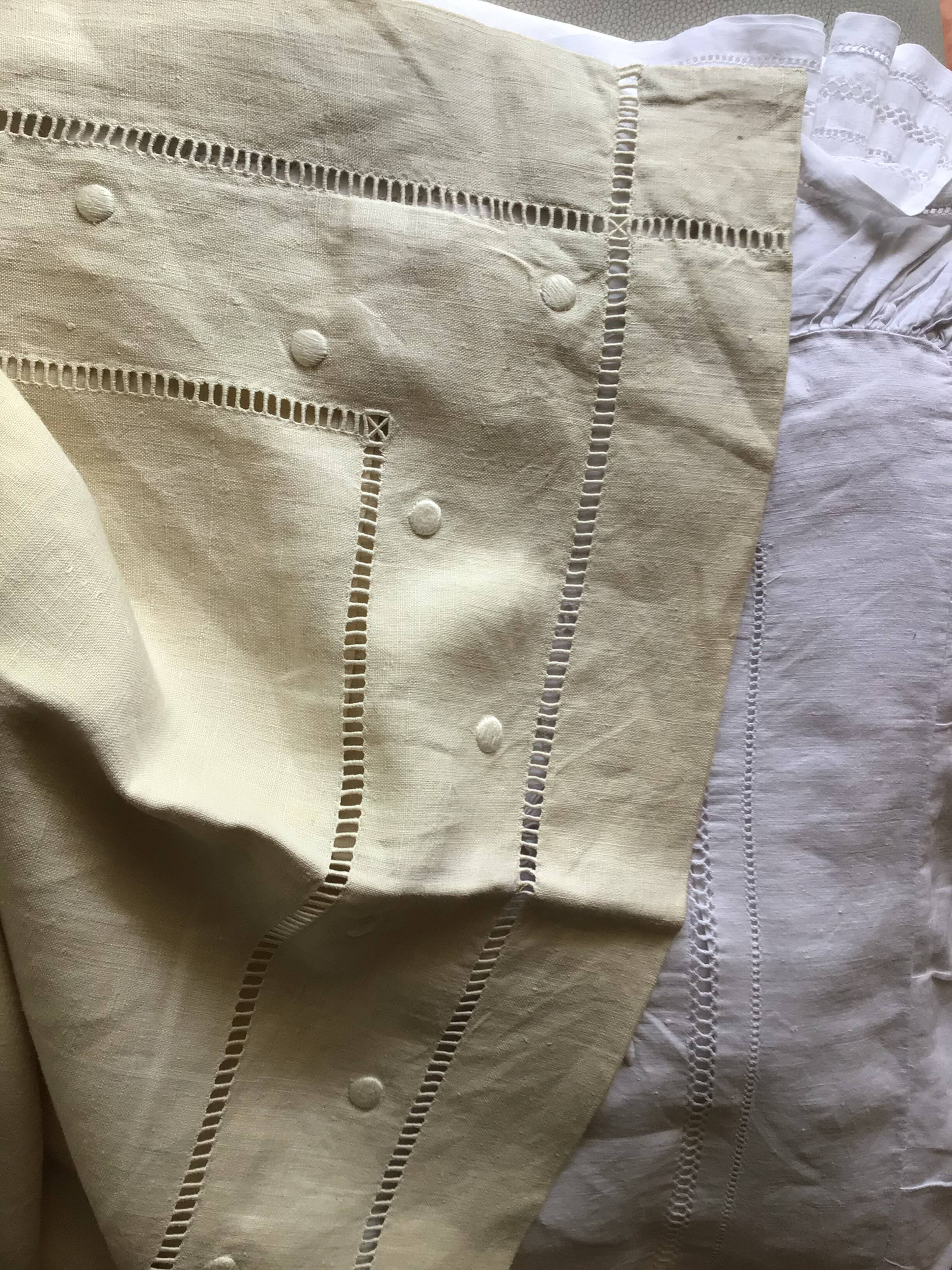 New linen pillowcase embroidered CV day scale, pastilles