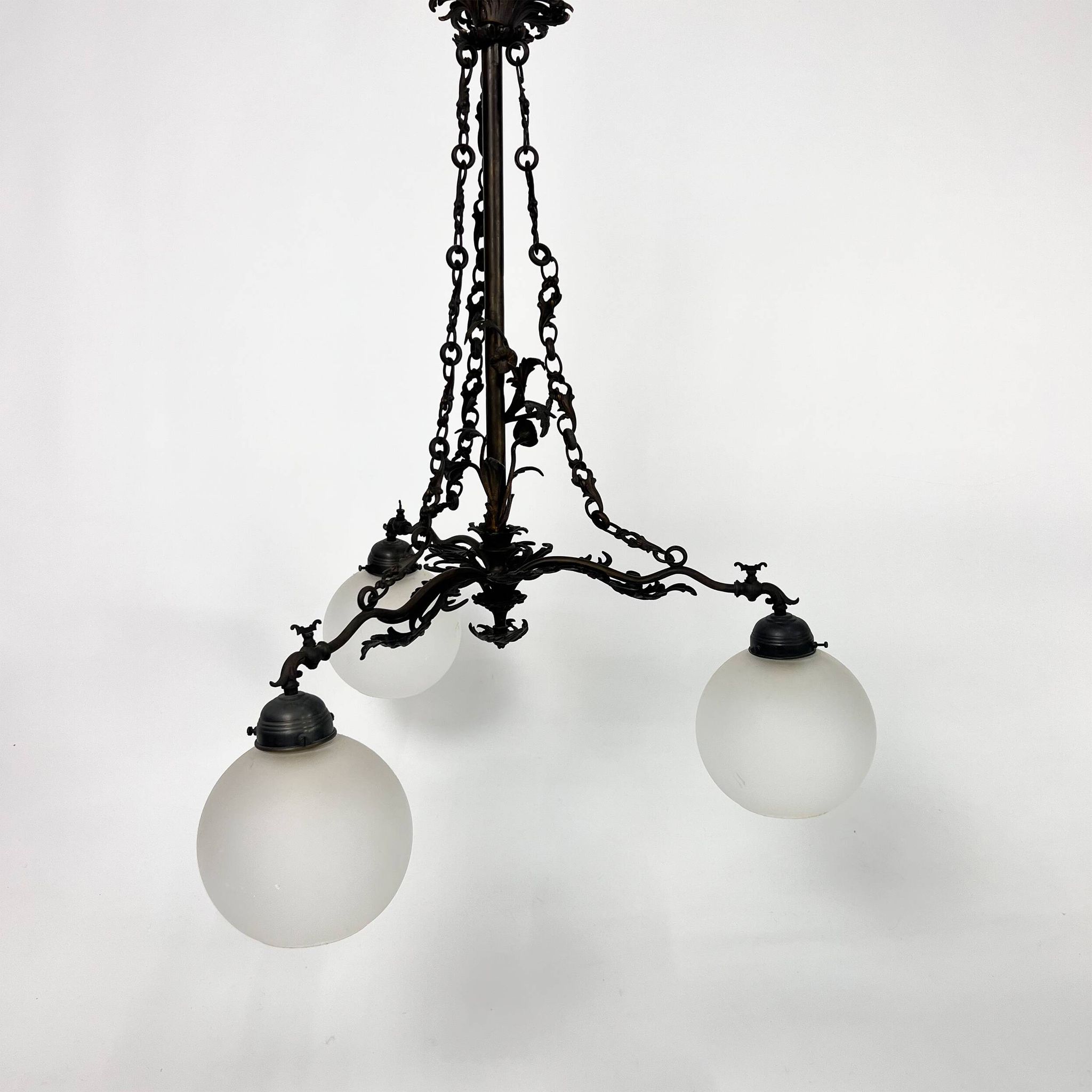 Lustre gothique vintage en laiton et verre, 1970s