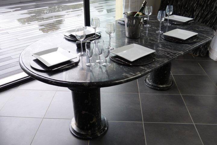 Table de salle à manger en Marbre Fossilisé