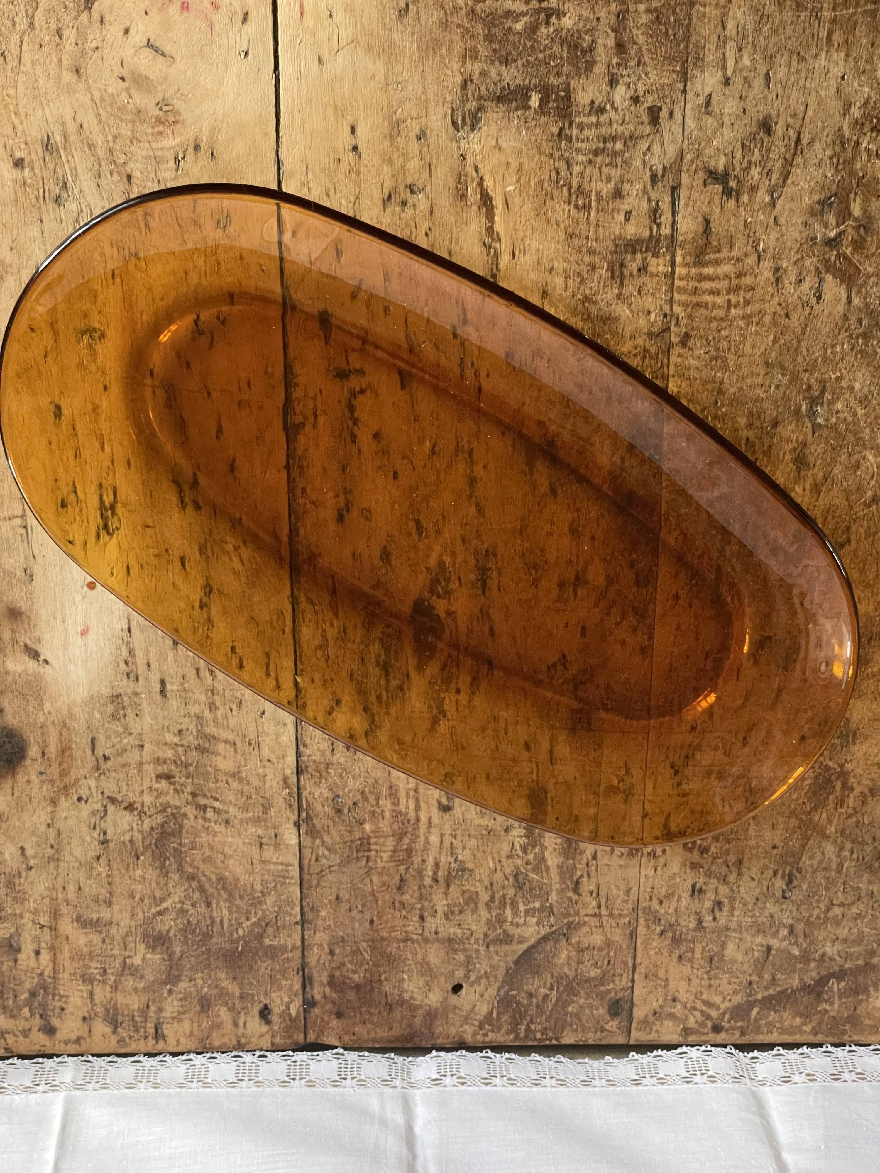 Presentation dish 60s amber