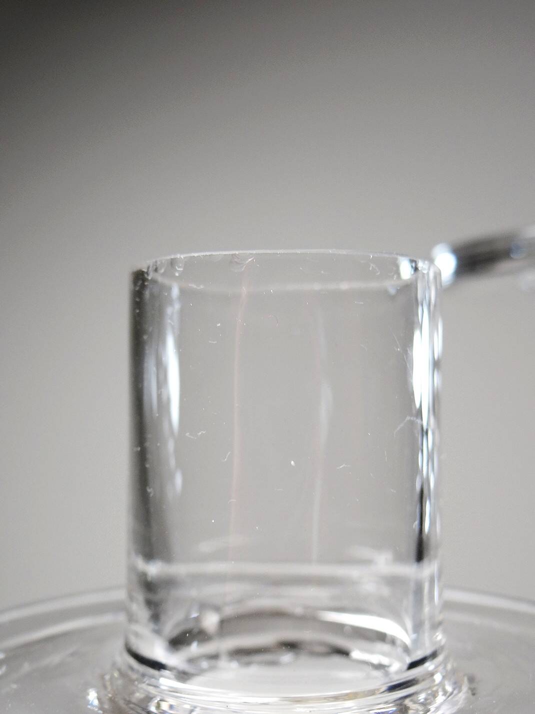 Trois bougeoirs en cristal vintage