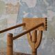 Chaise moine sculptée en chêne massif, Wabi Sabi, suédoise, début du 20ème siècle