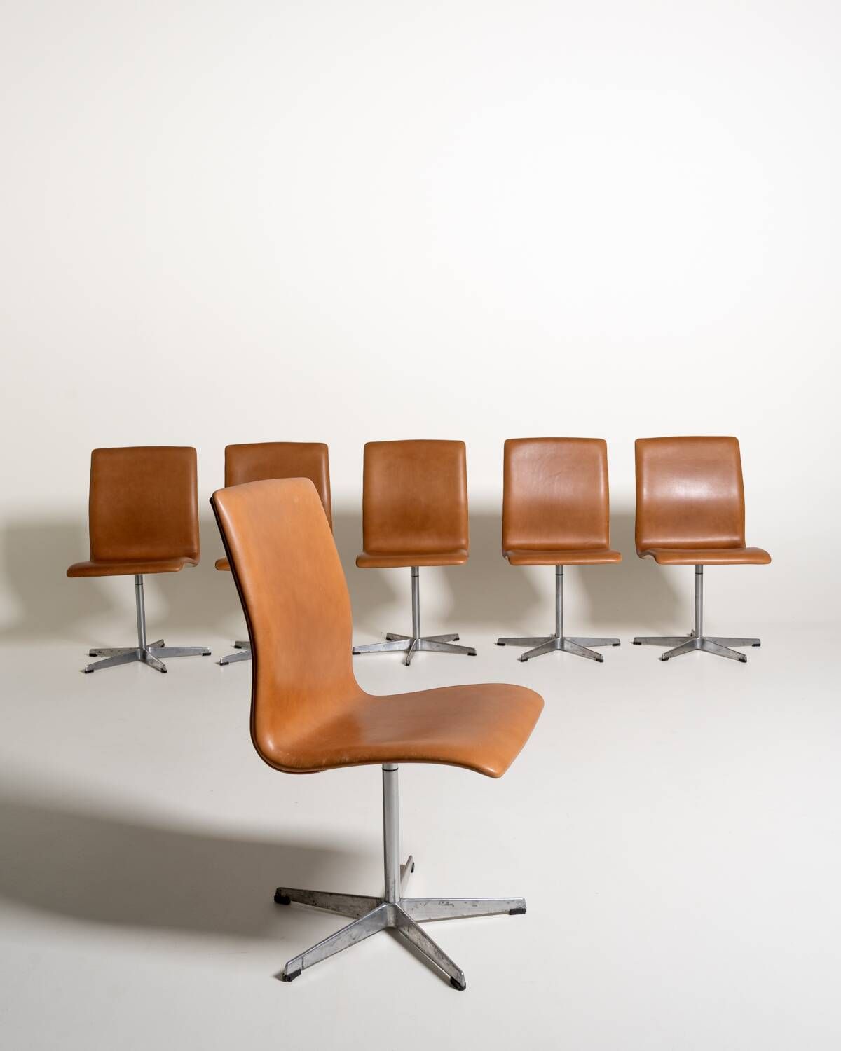“Oxford” chairs by Arne Jacobsen for Fritz Hansen, 1969