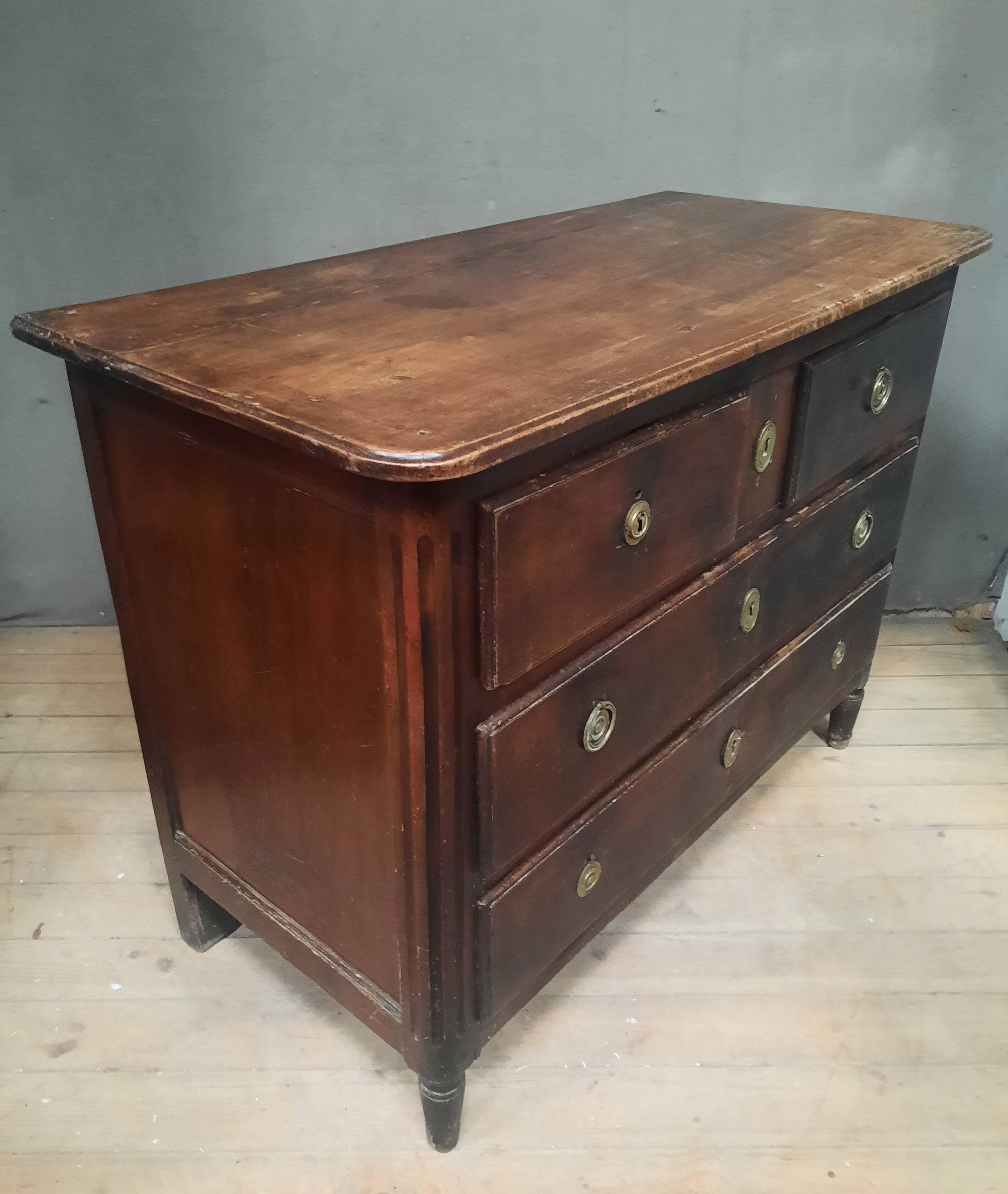 Eighteenth-century walnut chest of drawers