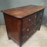 Eighteenth-century walnut chest of drawers