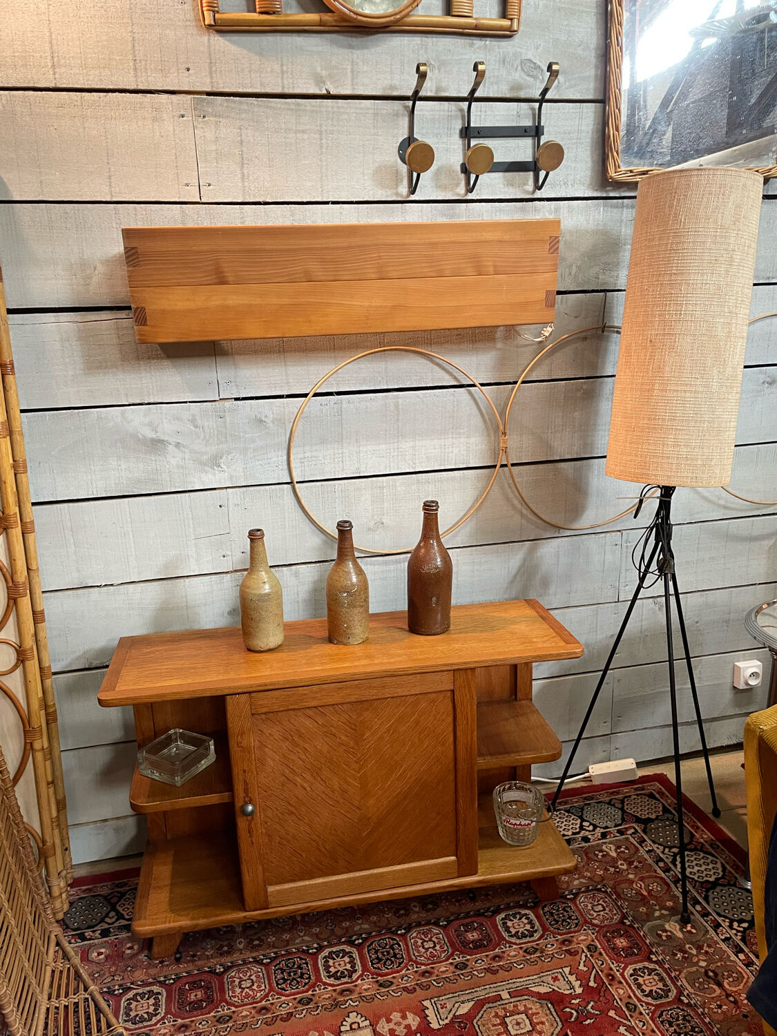Vintage TV side stand with compass legs ep 60