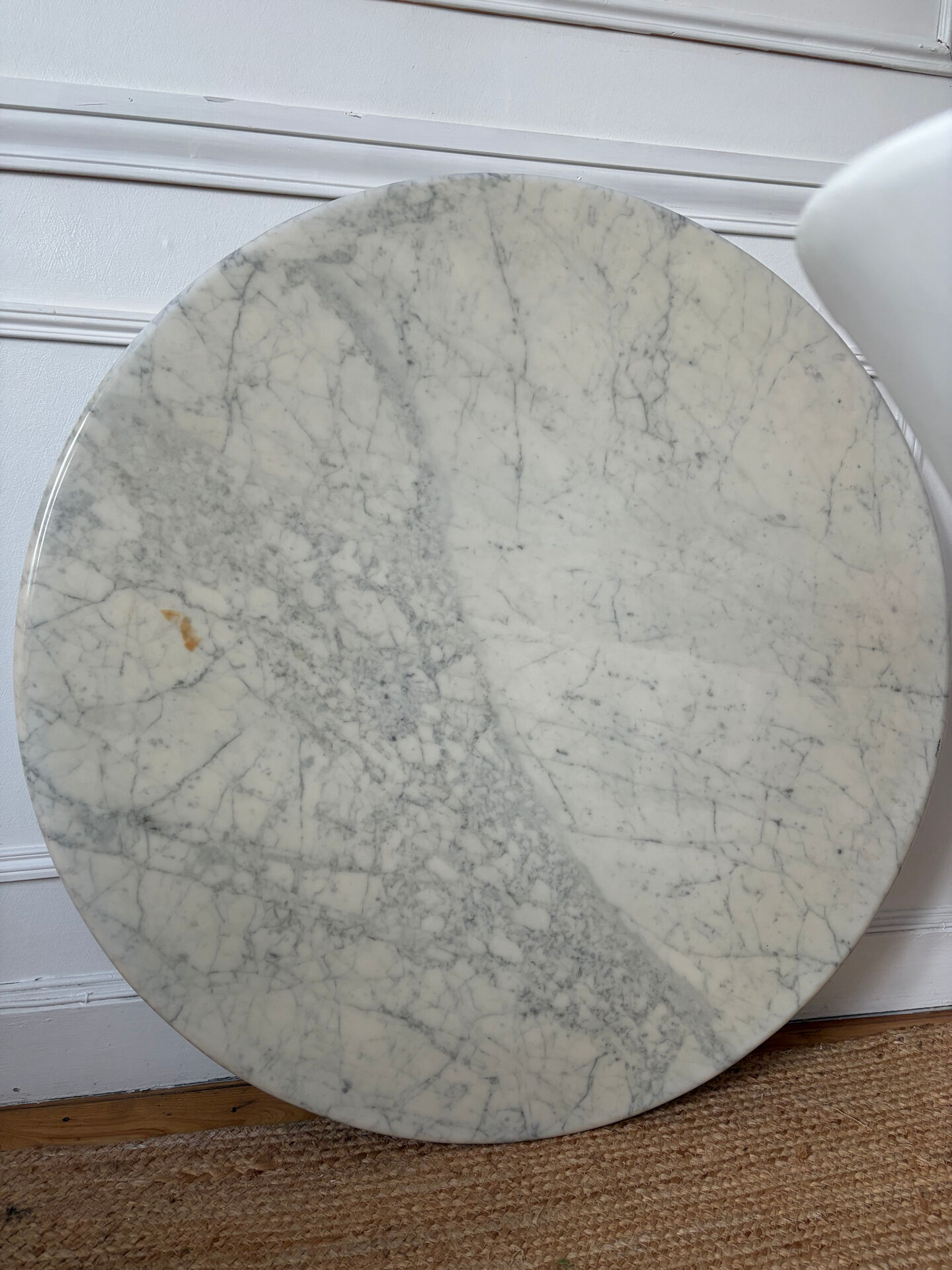 Vintage 1970 marble tulip table