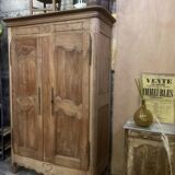 Wardrobe dressing of married 19 th raw aspect.