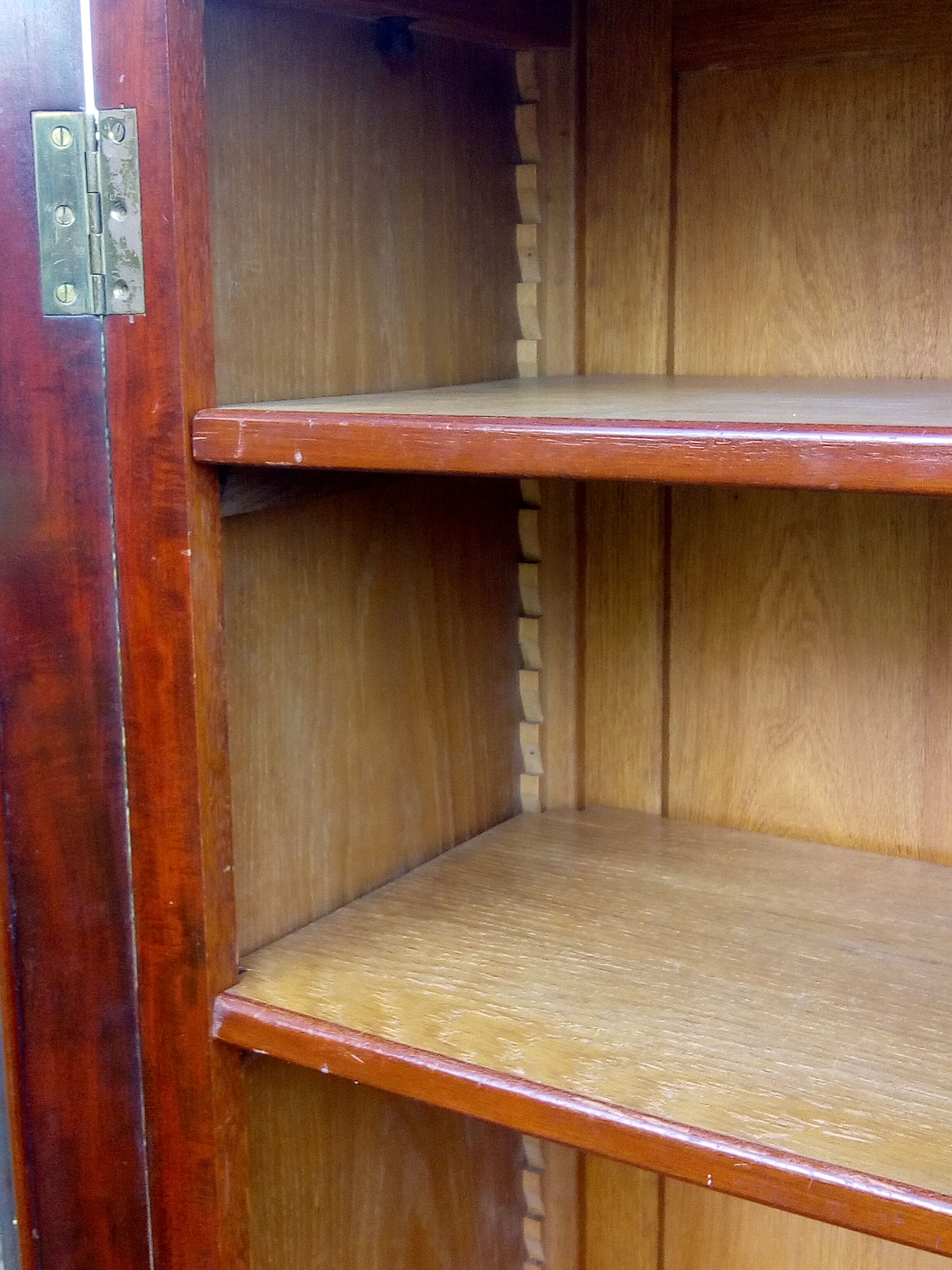 Bibliothéque vitrée 1920