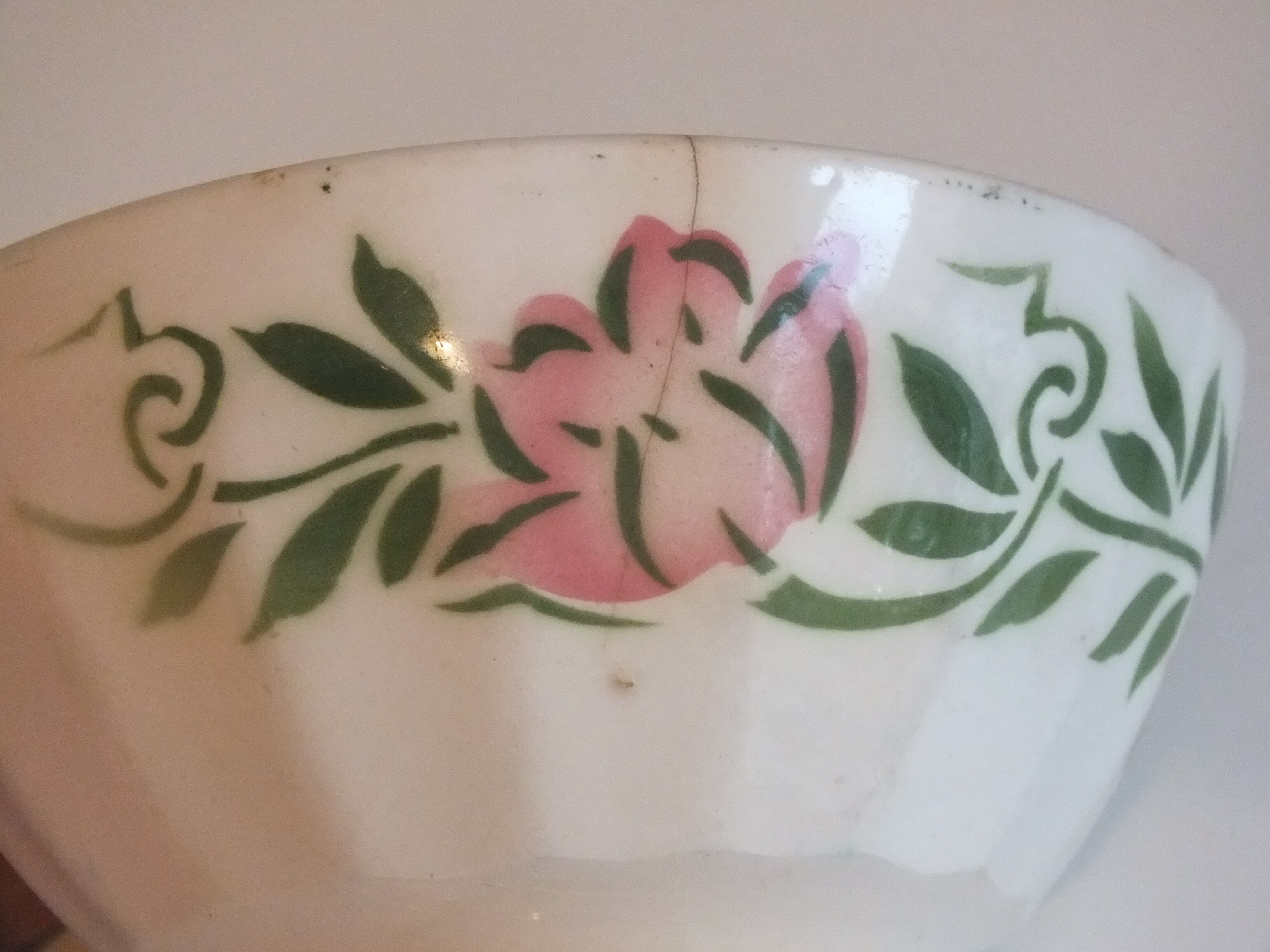 Old ribbed bowl flower garland