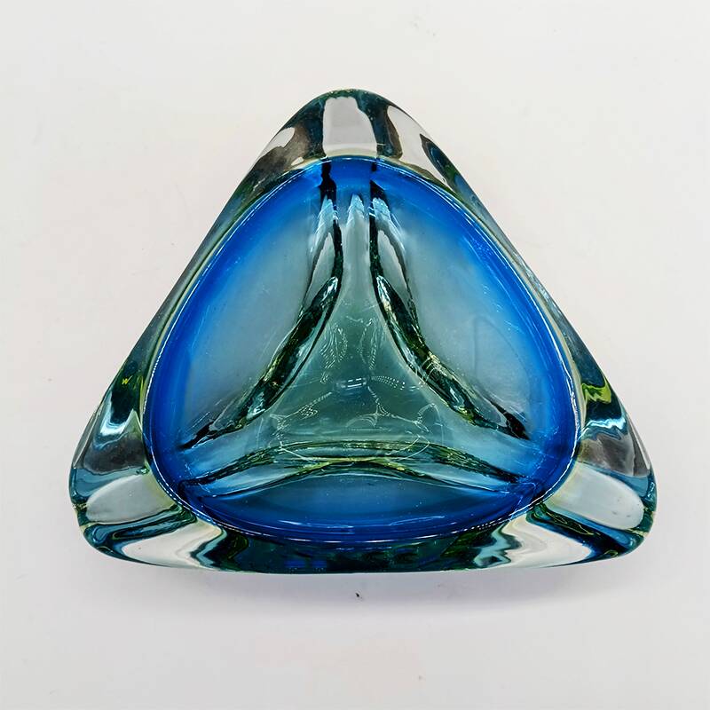 Cendrier, vide-poche triangulaire en verre de Murano, Italie années 1960