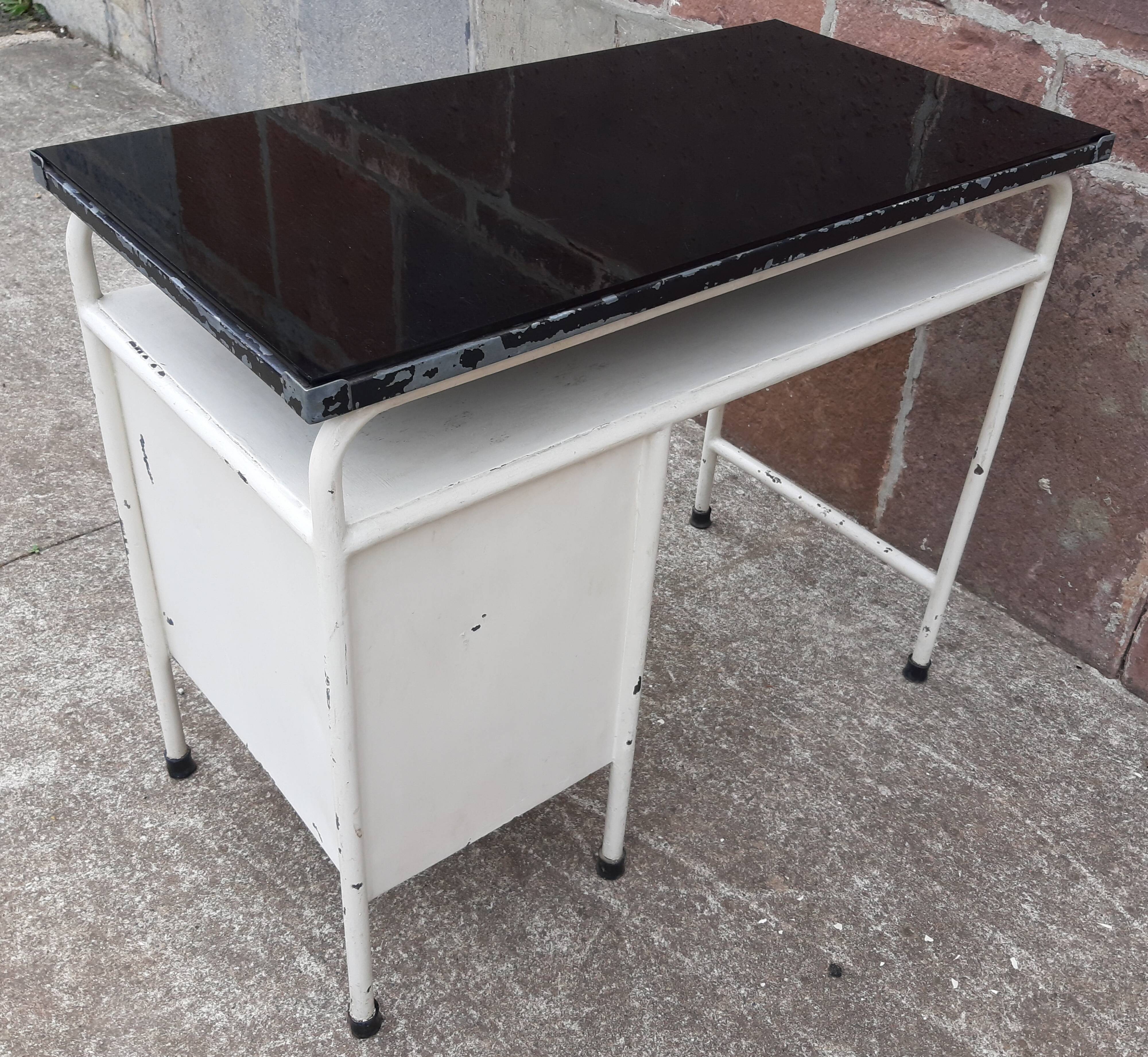 Medeckn office year 40/ 50