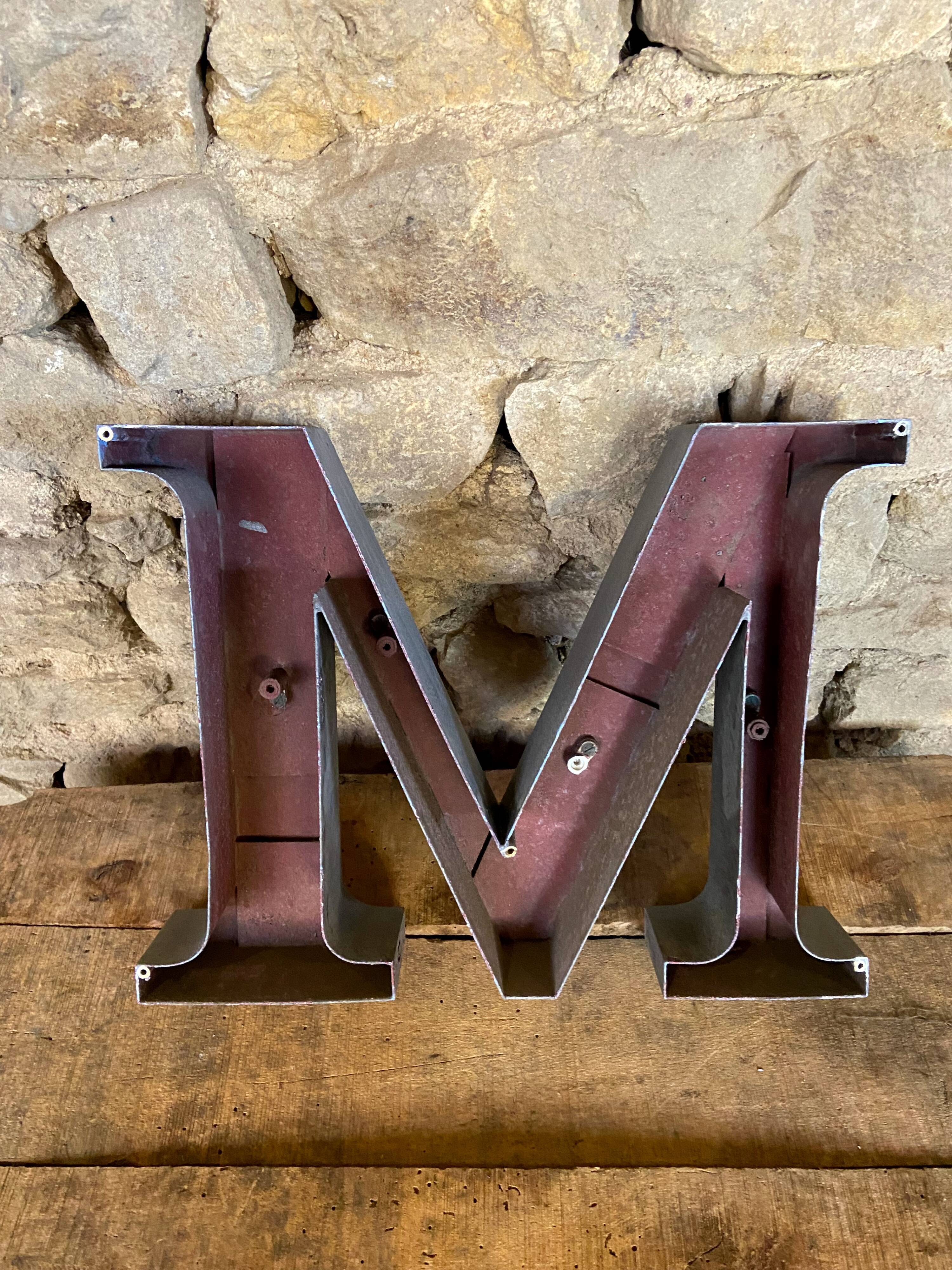 Letter metal - m