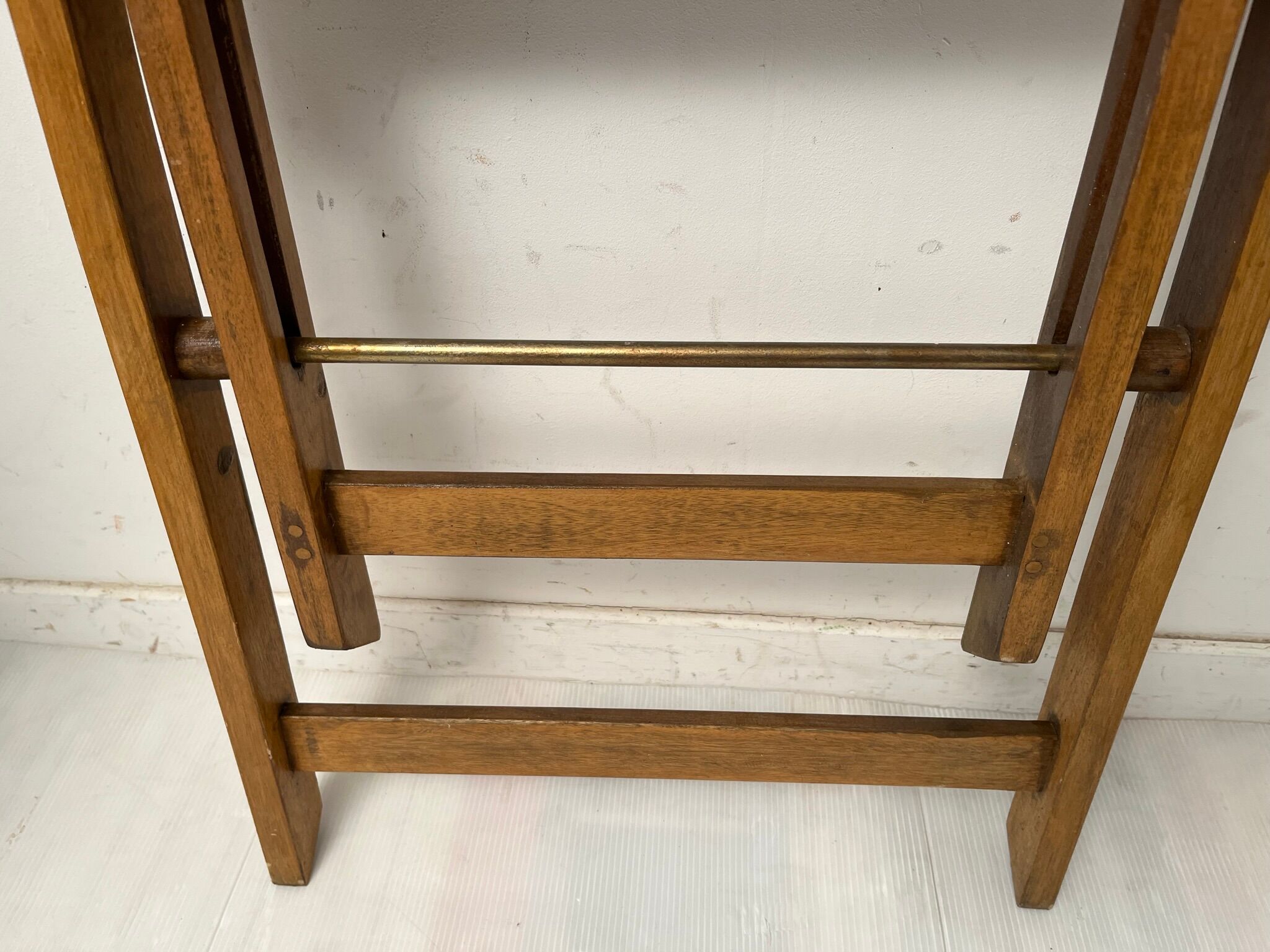 4 foldable chairs in vintage wood