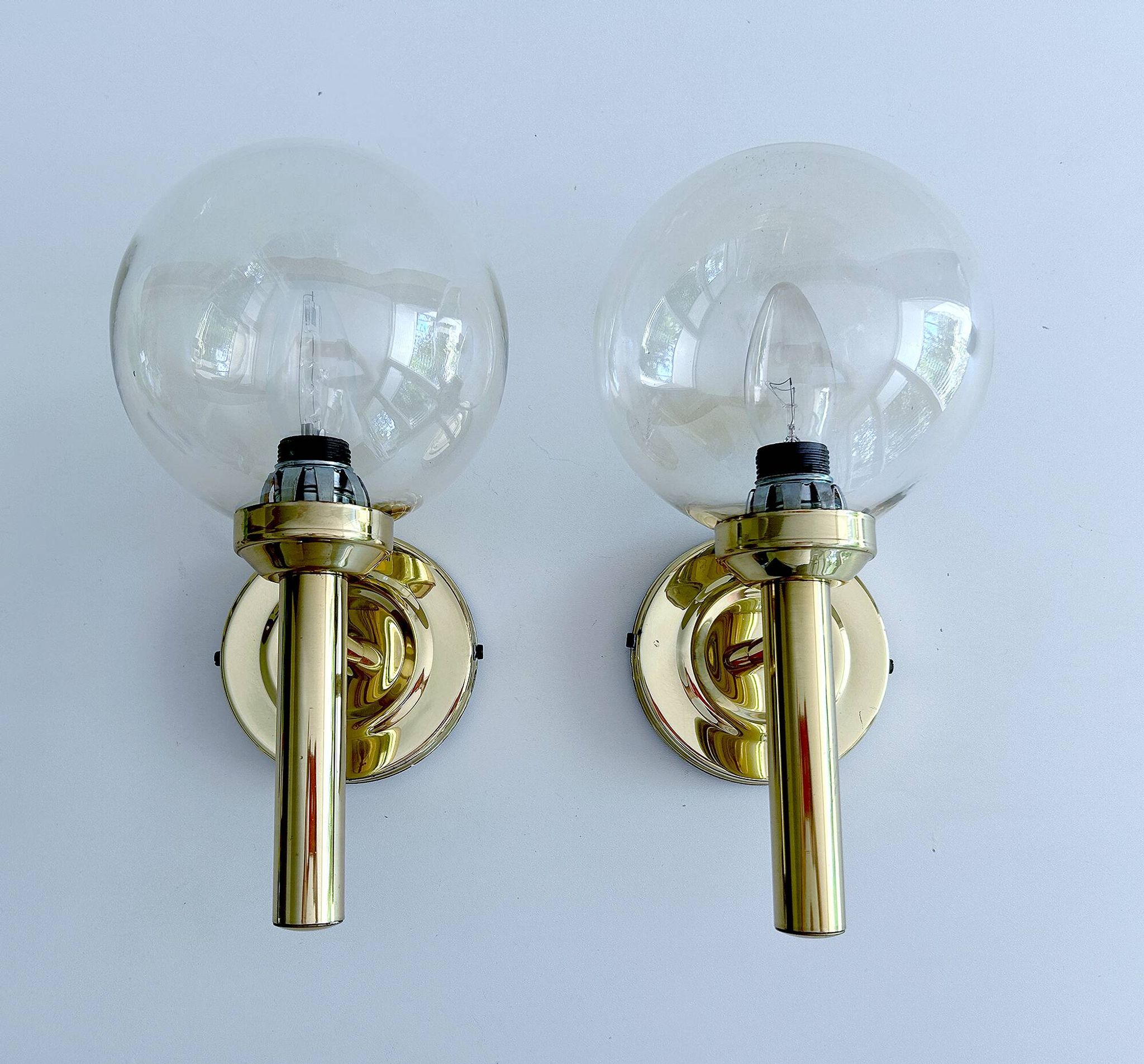 Paire d'appliques murales vintage scandinaves en verre