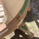 Fauteuil à entretoise en bois peint