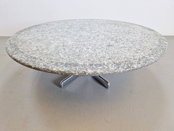 Table basse ronde en granit par Ammannati & Vitelli pour Bruno Brunati, Italie, années 1970.