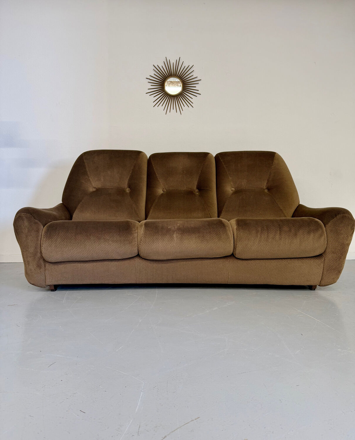 Cosy 3-seater sofa, convertible, French design from the 70s, vintage.