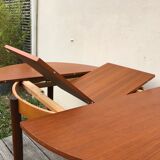 Vintage 1970 round table with extension cords