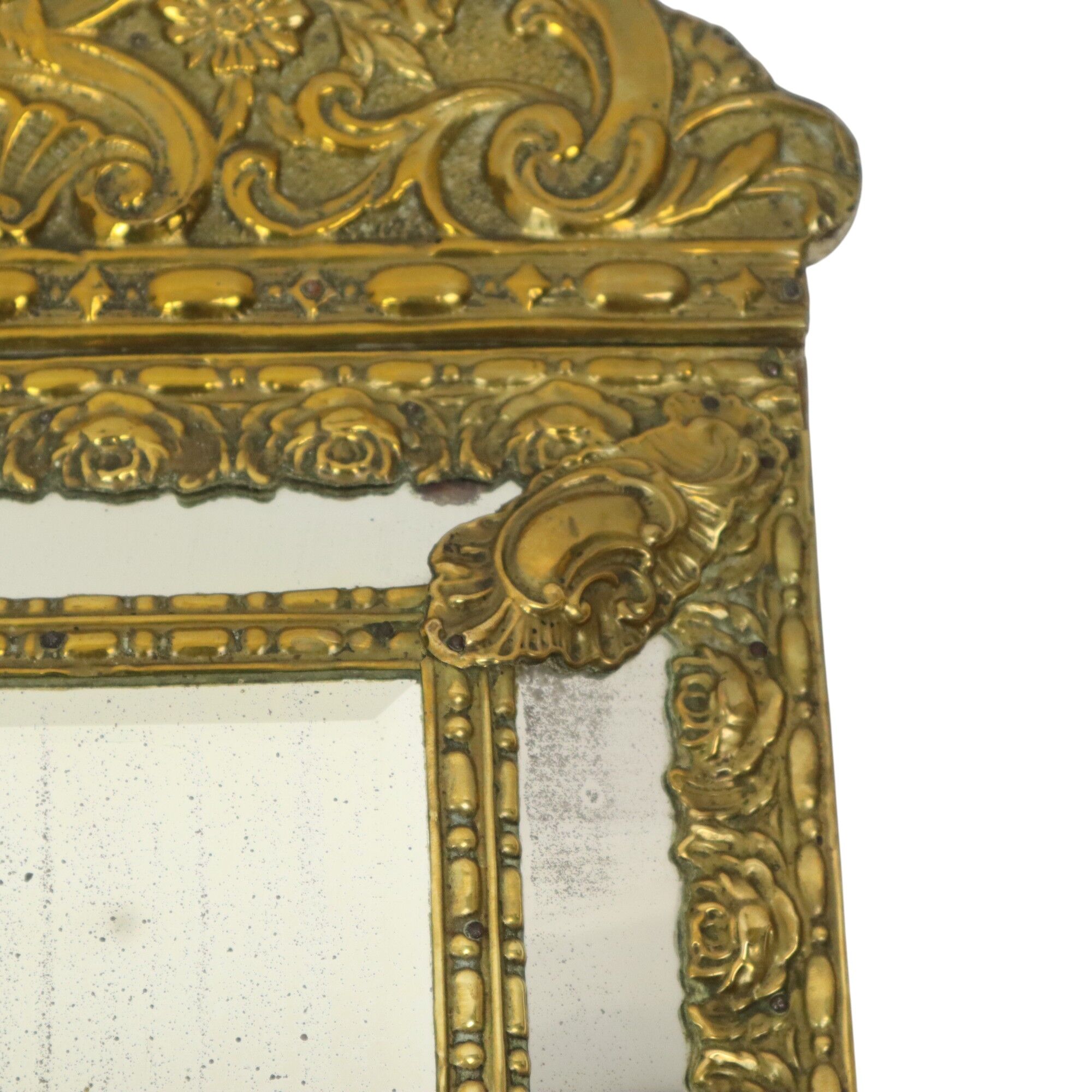 Ancien miroir à coussin repoussé facetté France