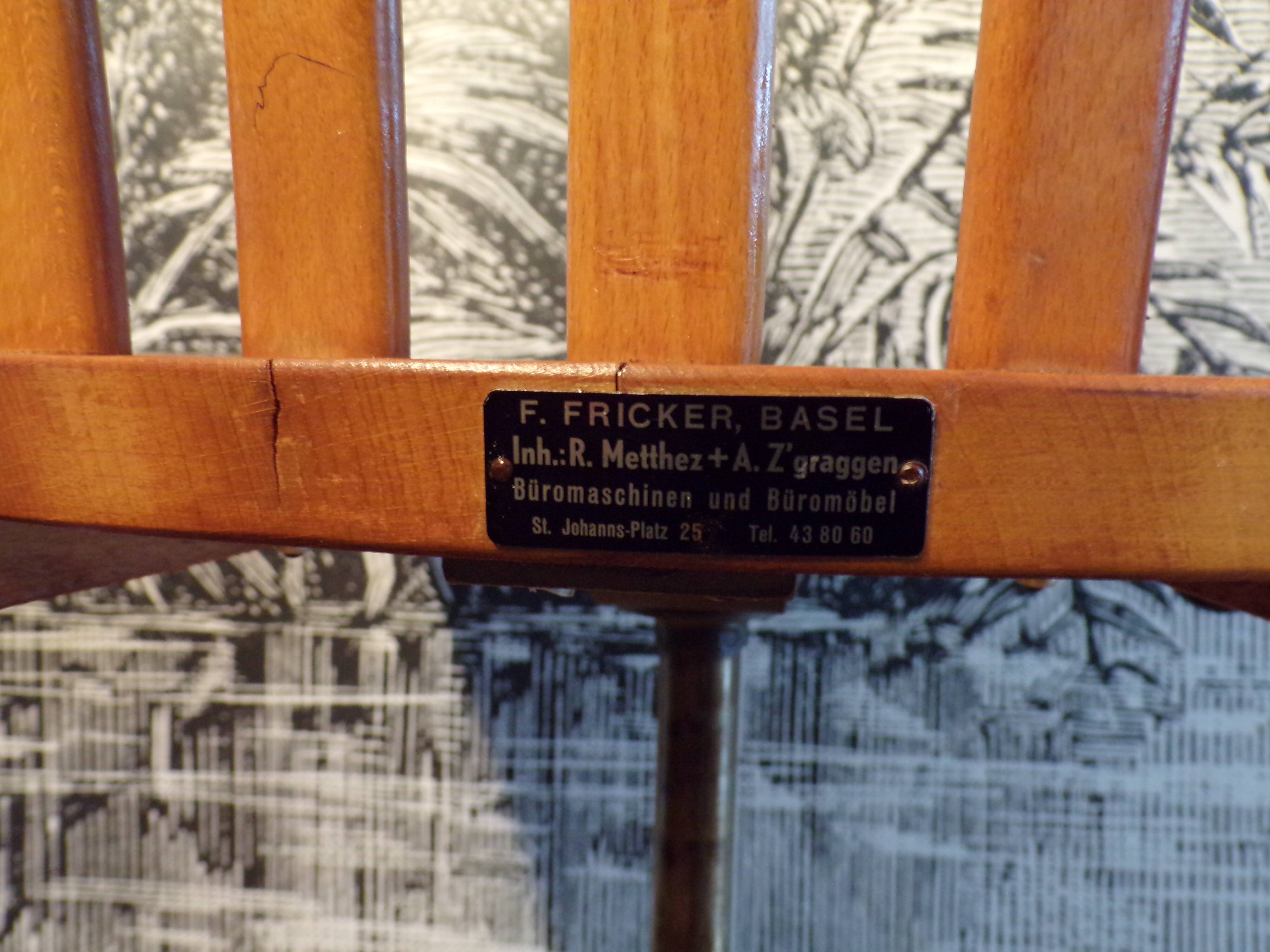 Chaise américaine pivotante