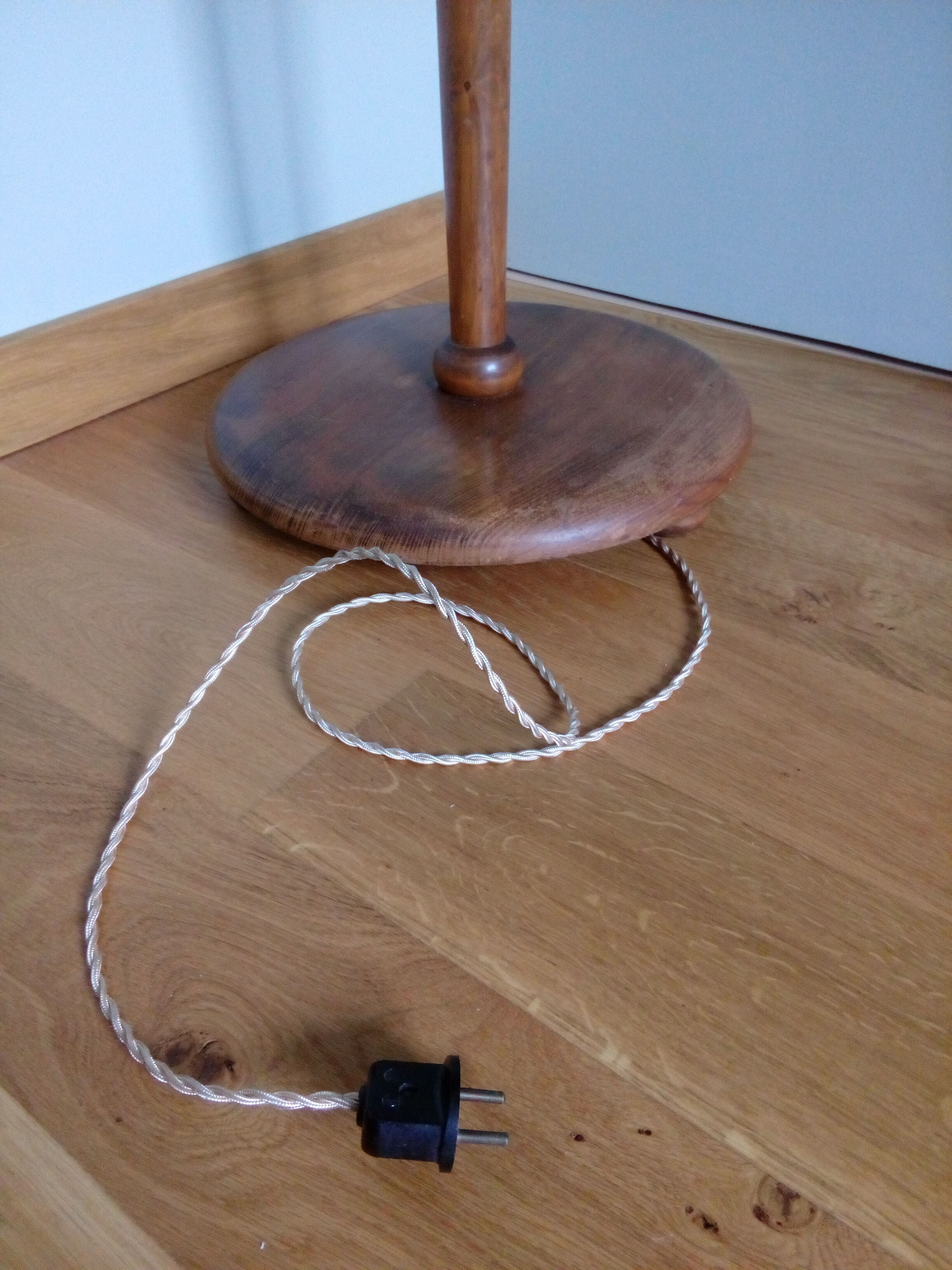 Art Deco lamppost with tablet, wooden