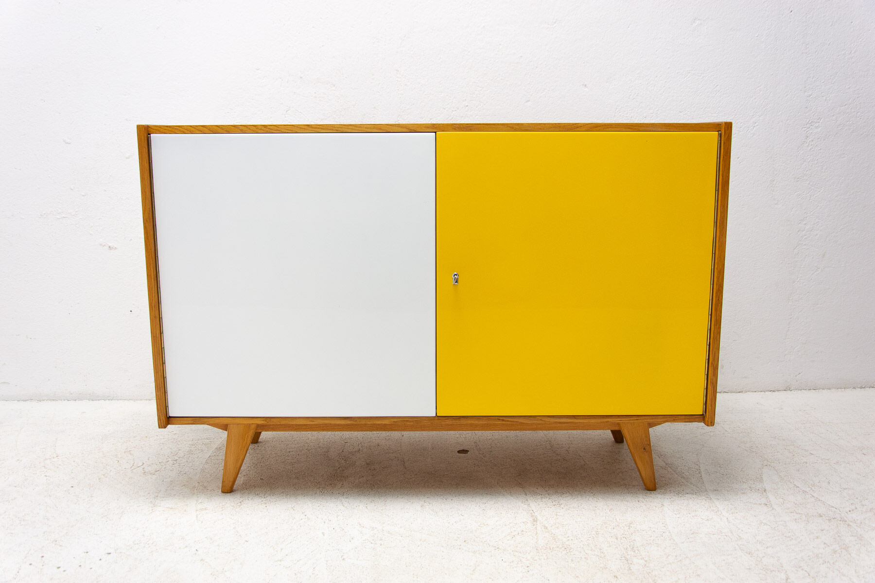 Fully restored mid century sideboard U-450 by Jiří Jiroutek, 1960´s, Czechoslovakia