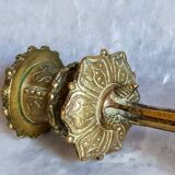 Bougeoir en bronze doré tripode XIXème