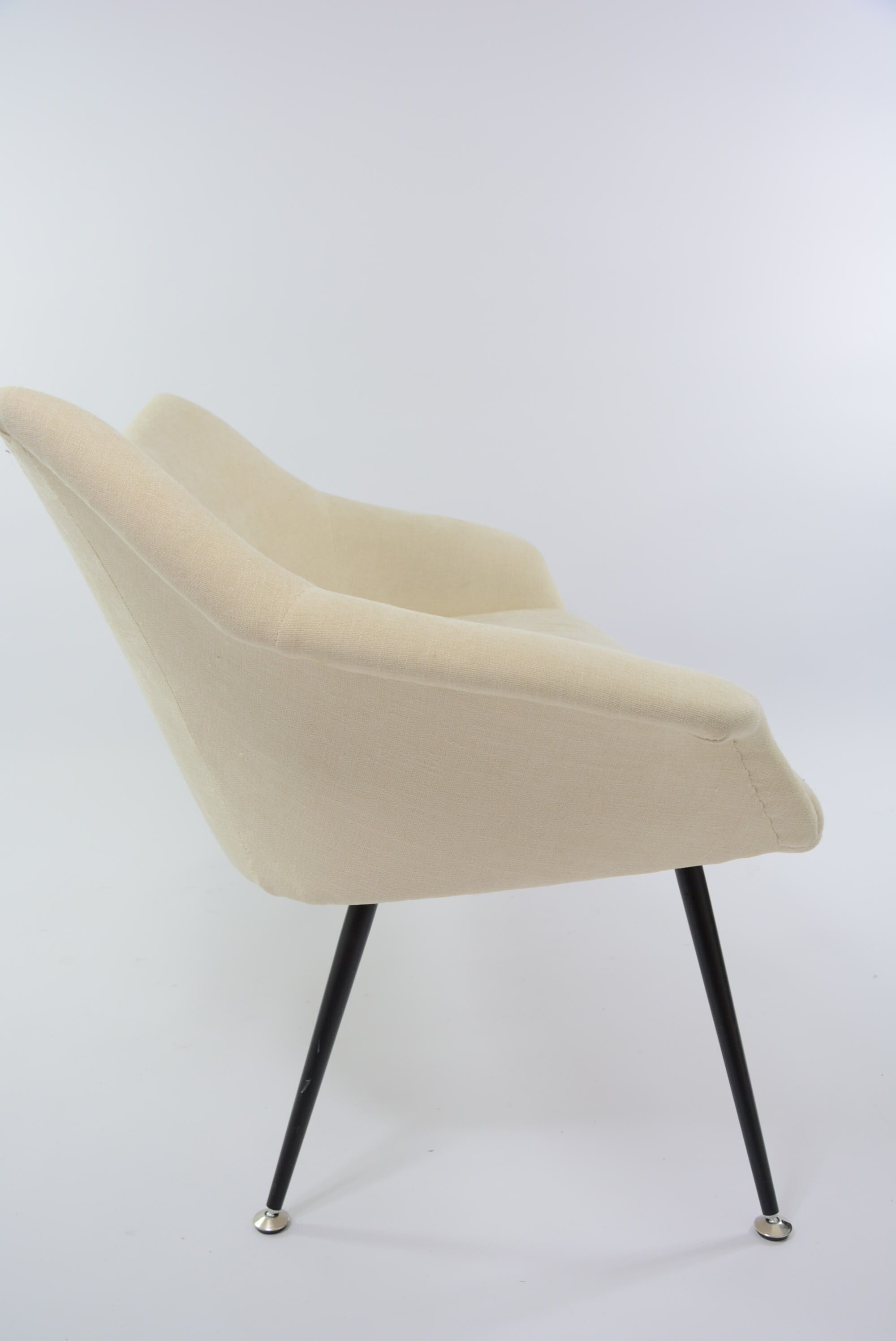 Bench 2 places shell cream