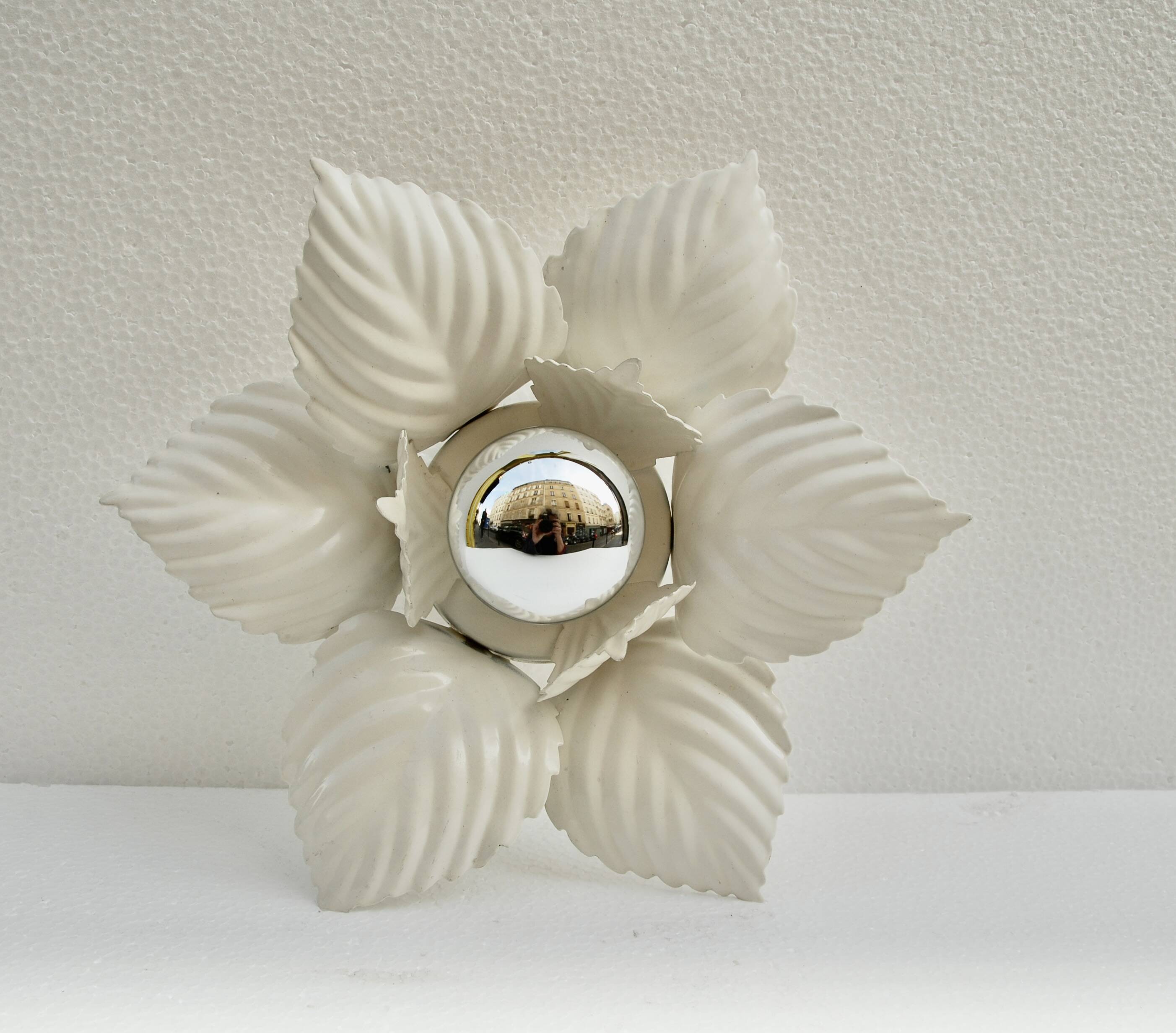 White flower wall light in metal Masca Italy 1970s
