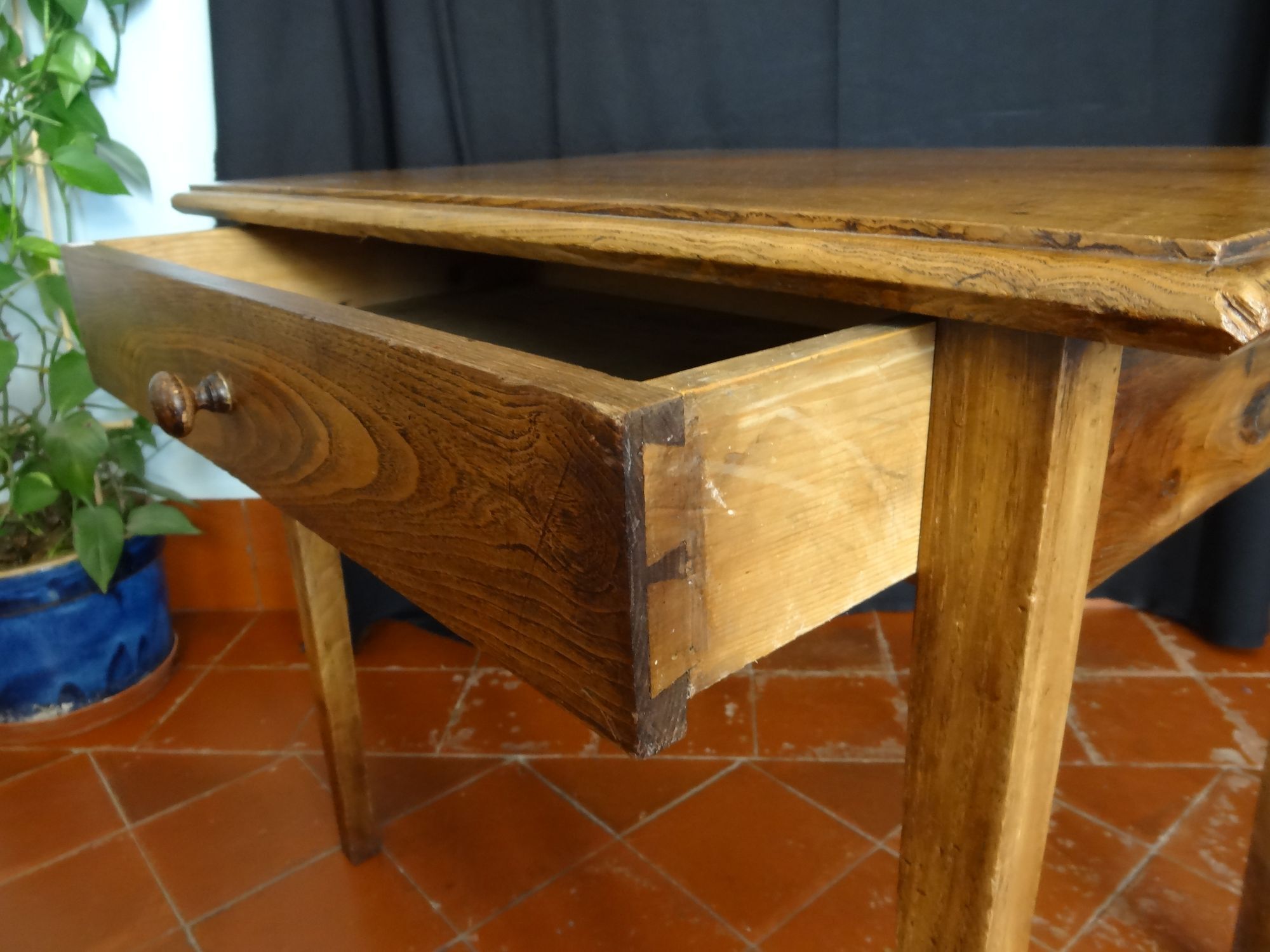 Side table in natural oak wood 85 x 58 cm