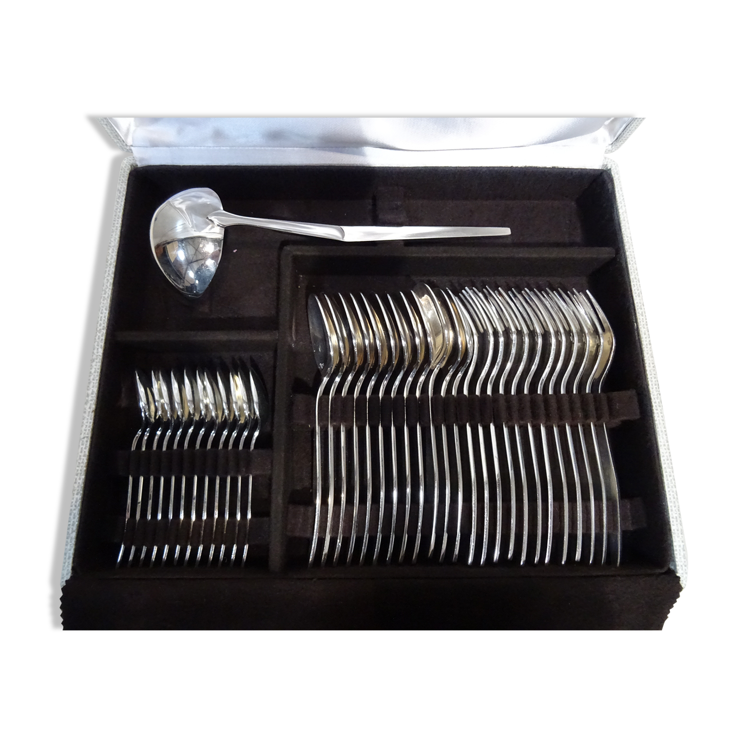 37-piece box christofle model orly