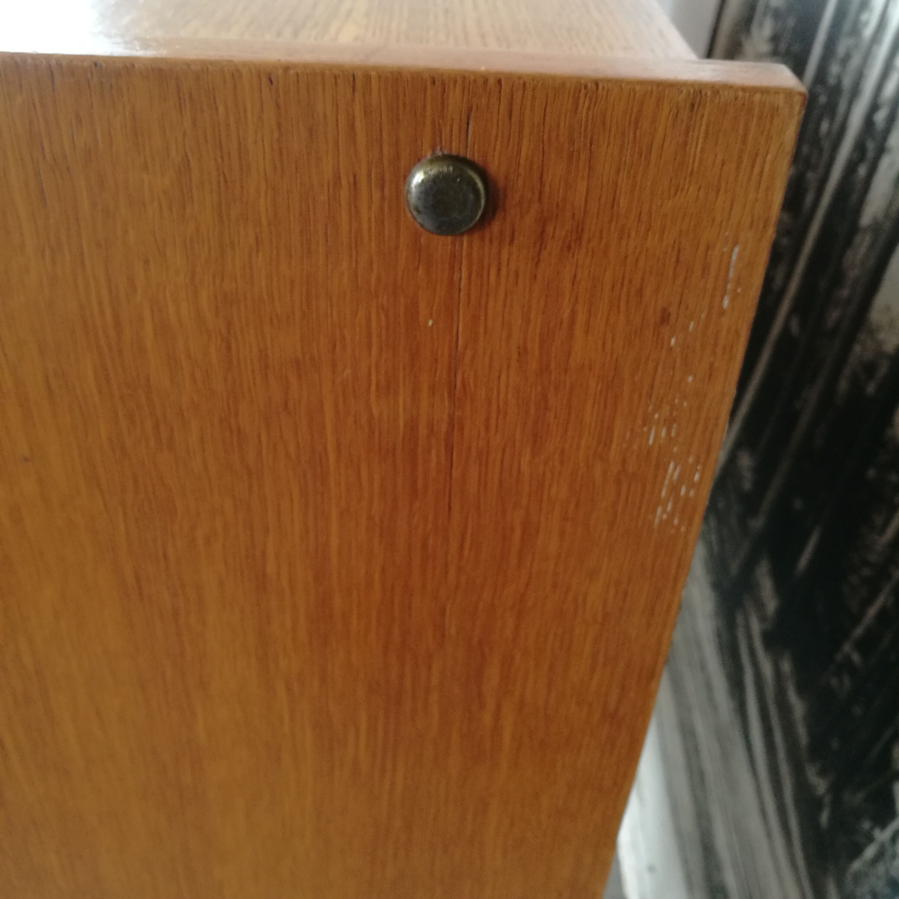 Enfilade 50s golden oak compass feet