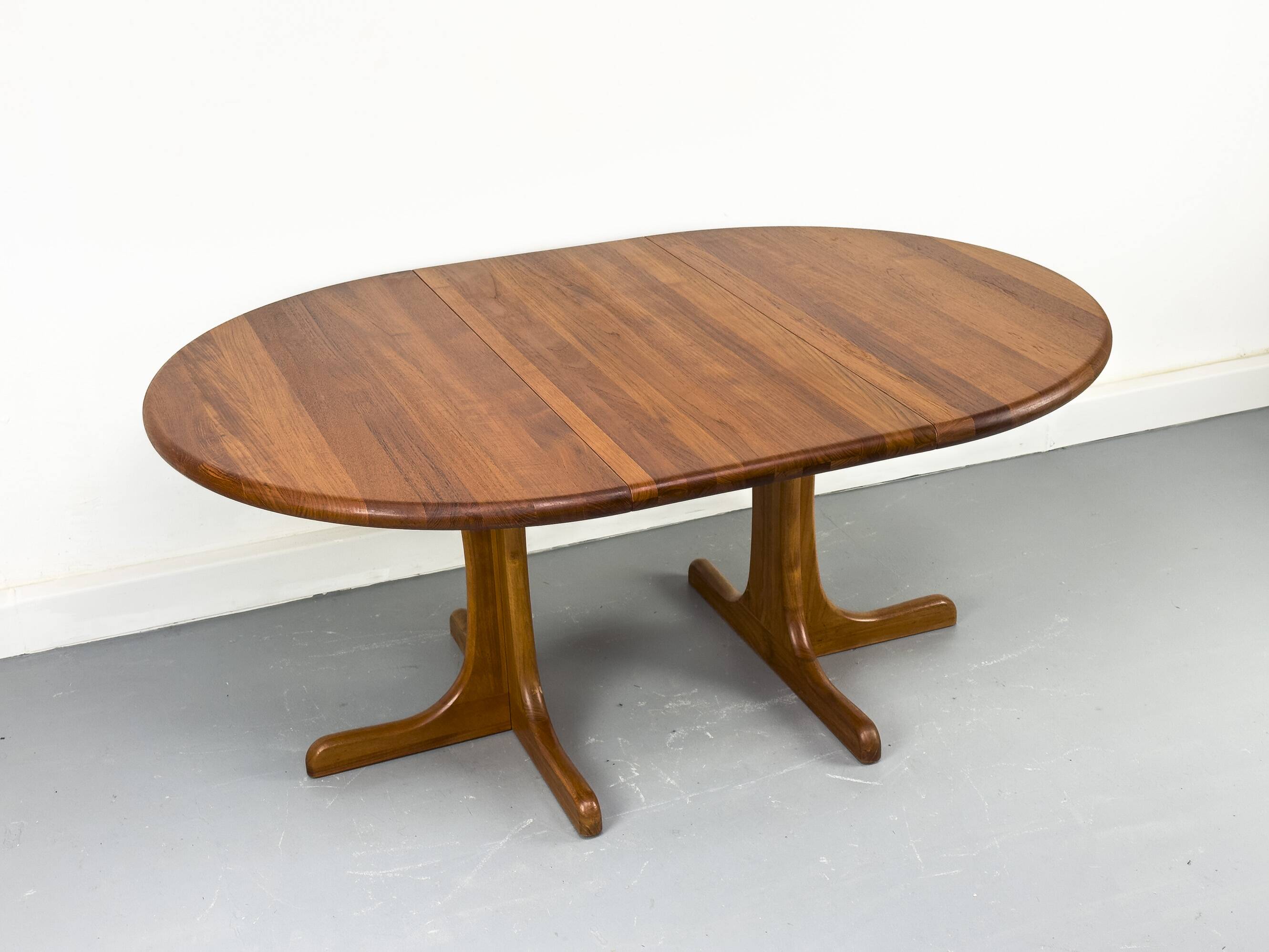 Danish Round Extendable Dining Table in Teak, 1970s