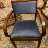 Chairs with armrests
