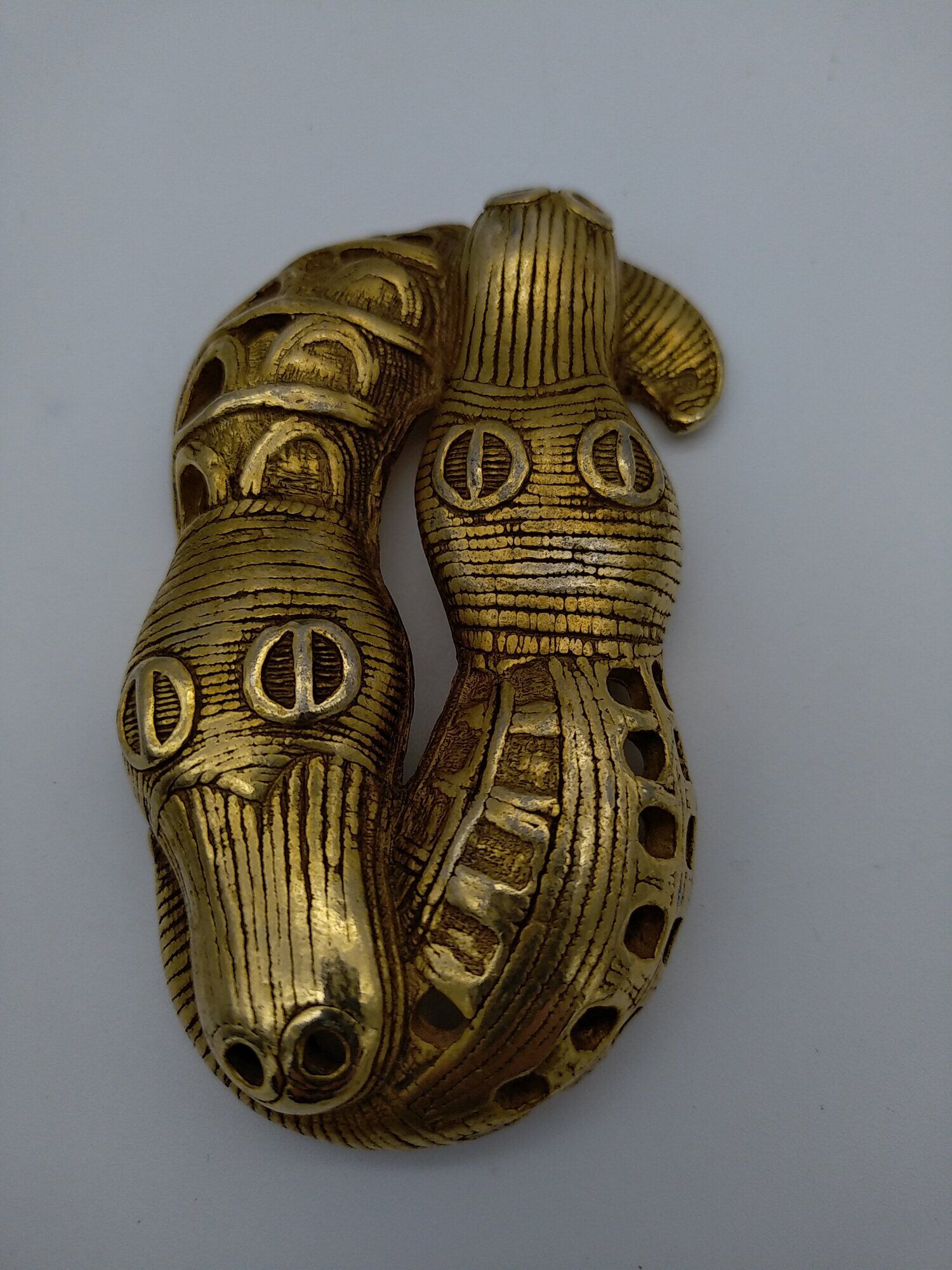 Clipboard zoomorphic crocodiles replica of the branly museum