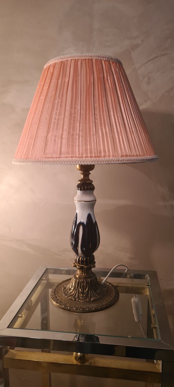 Lampe pied céramique et bronze, abat  jour plissé vieux rose 48x29  art deco