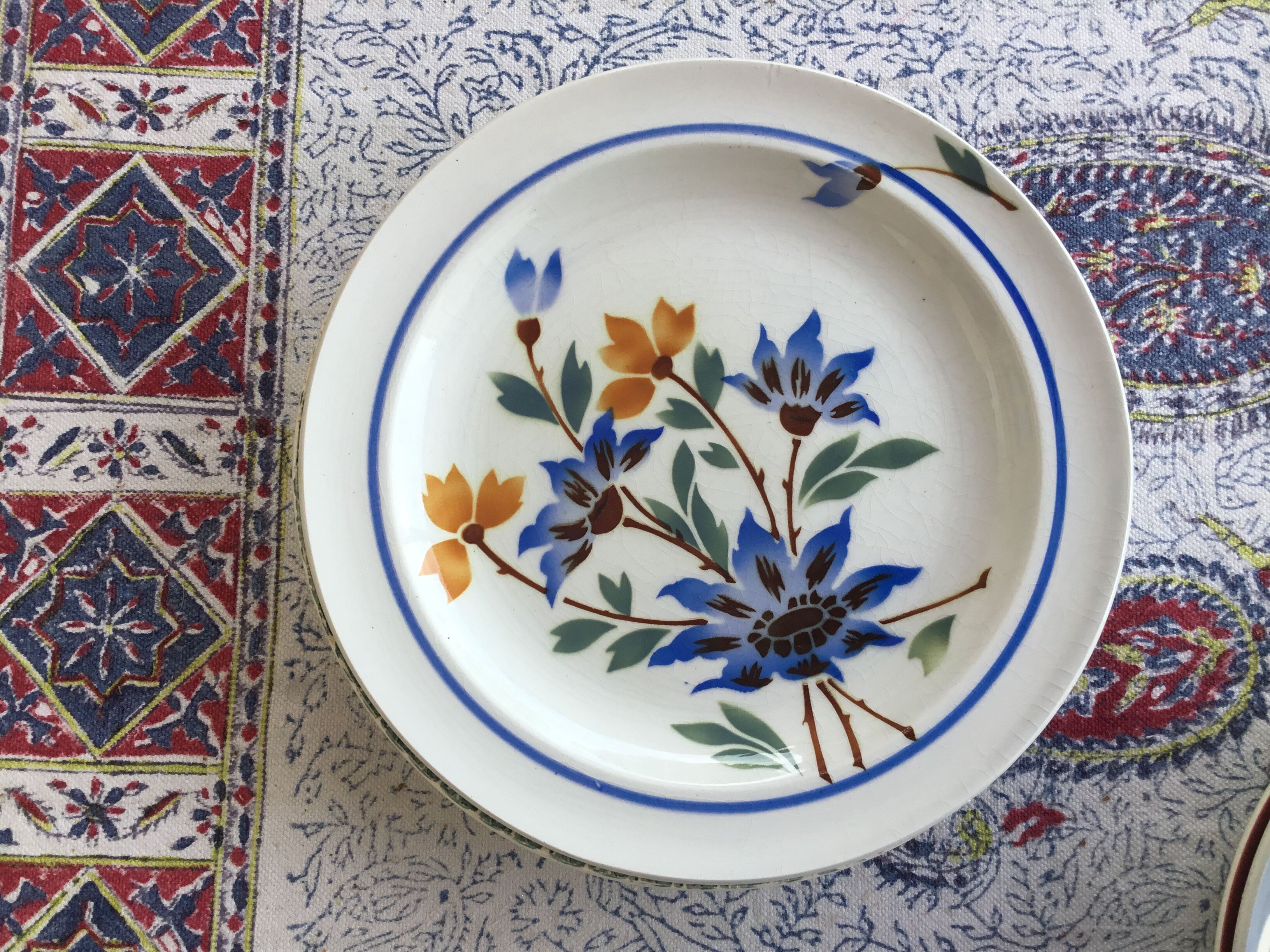 Set of 6 mismatched plates
