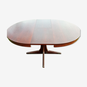 Baumann style table with system