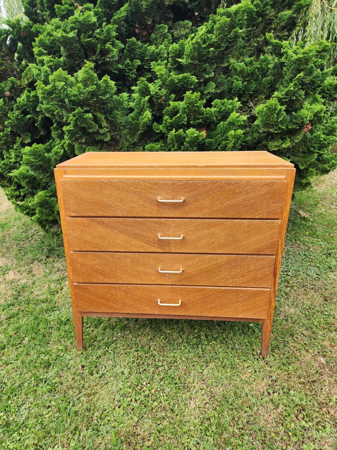 Antique vintage chest of drawers with spindle legs and 4 drawers, 1970s
